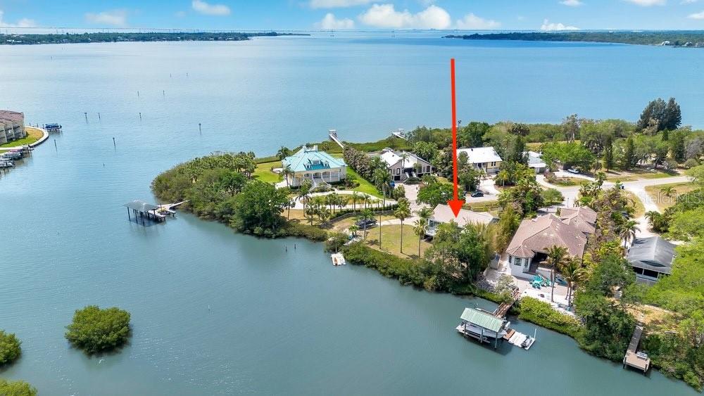 Single Family Residence in OLDSMAR, FL - Daniel Dourado