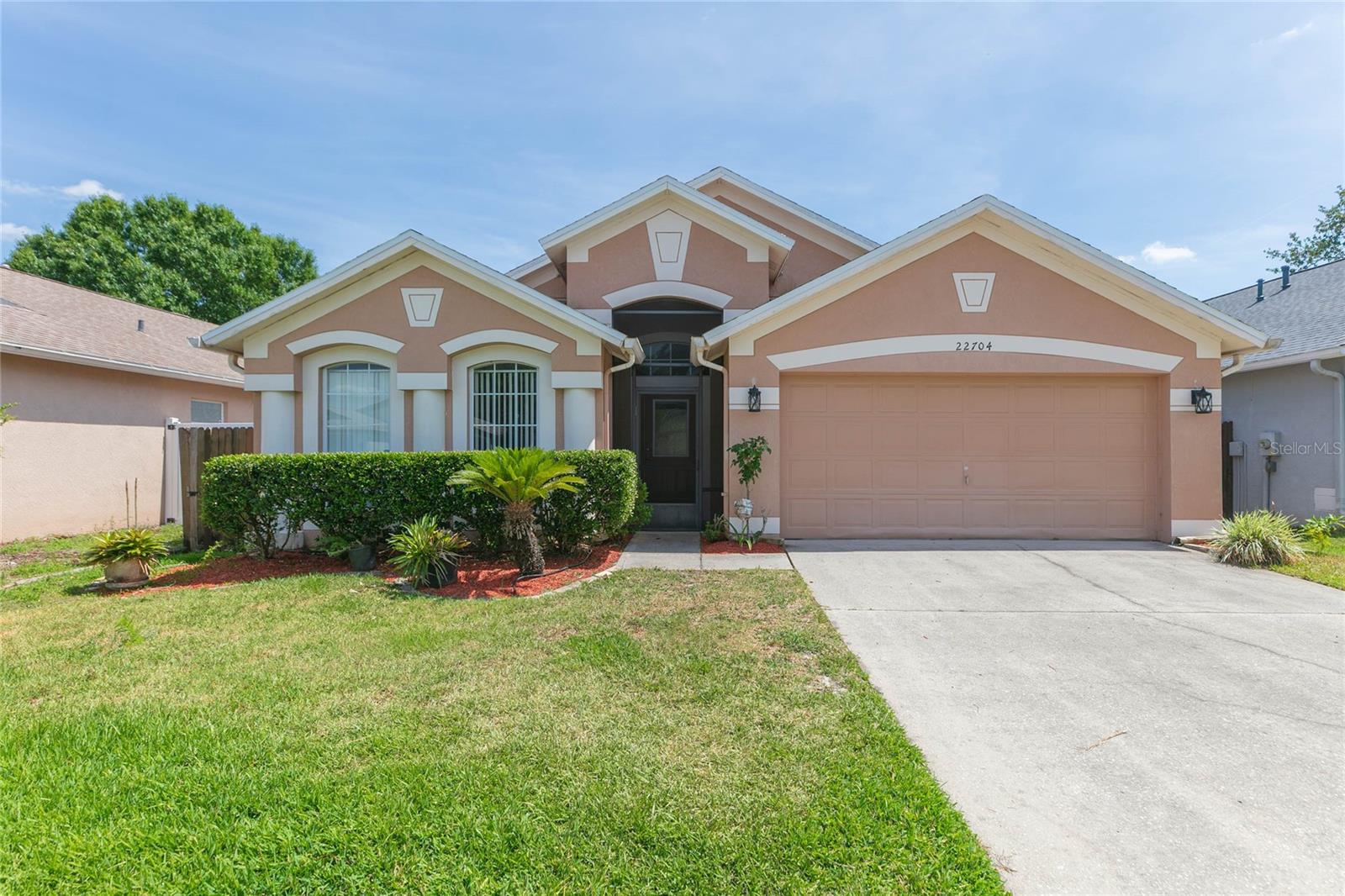 Single Family Residence in LAND O LAKES, FL - Daniel Dourado