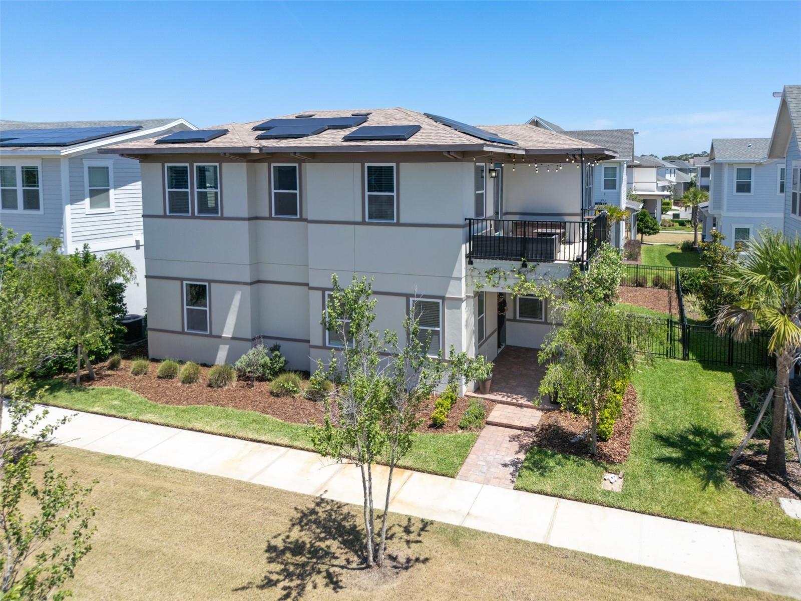 Single Family Residence in ORLANDO, FL - Daniel Dourado