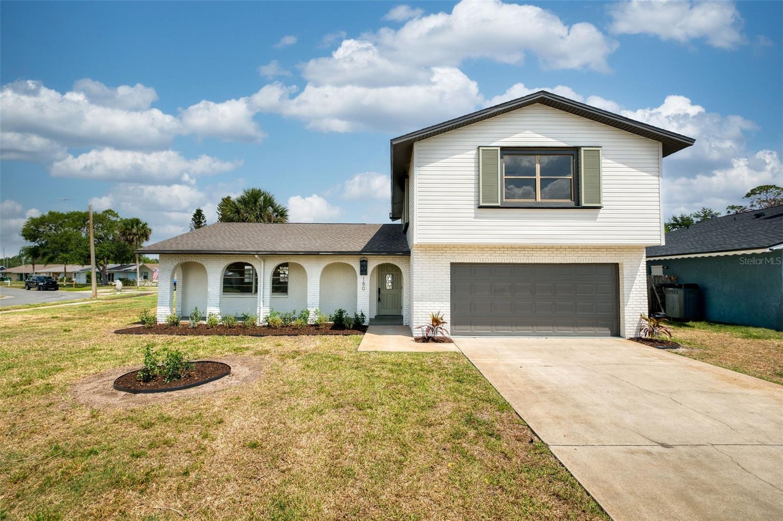 Single Family Residence em MERRITT ISLAND, FL - Daniel Dourado