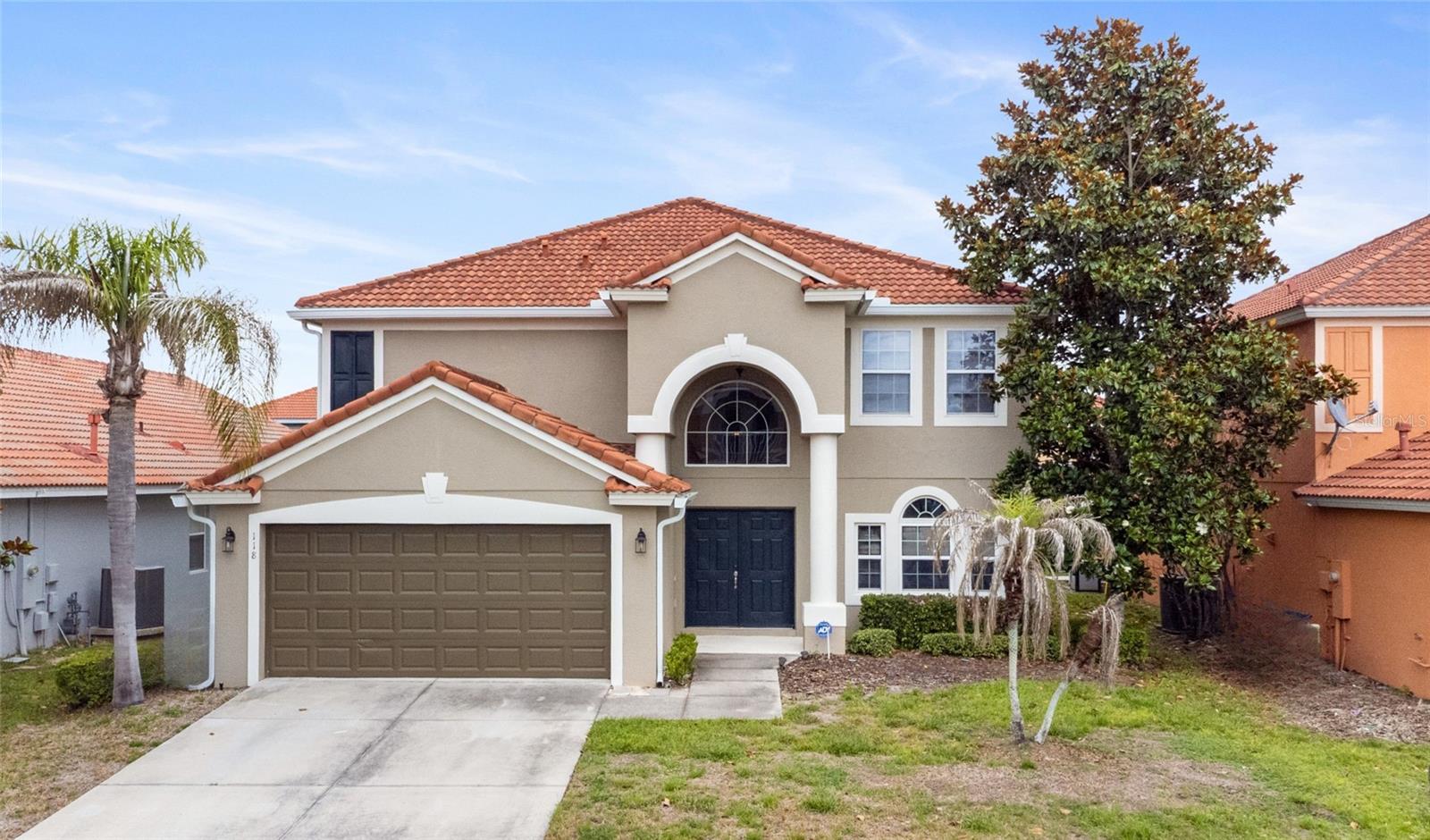 Single Family Residence in DAVENPORT, FL - Daniel Dourado