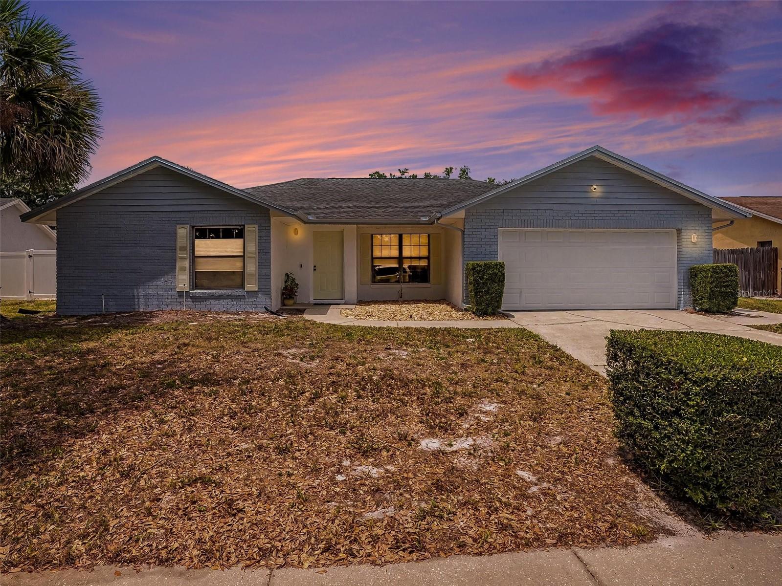 Single Family Residence in OVIEDO, FL - Daniel Dourado