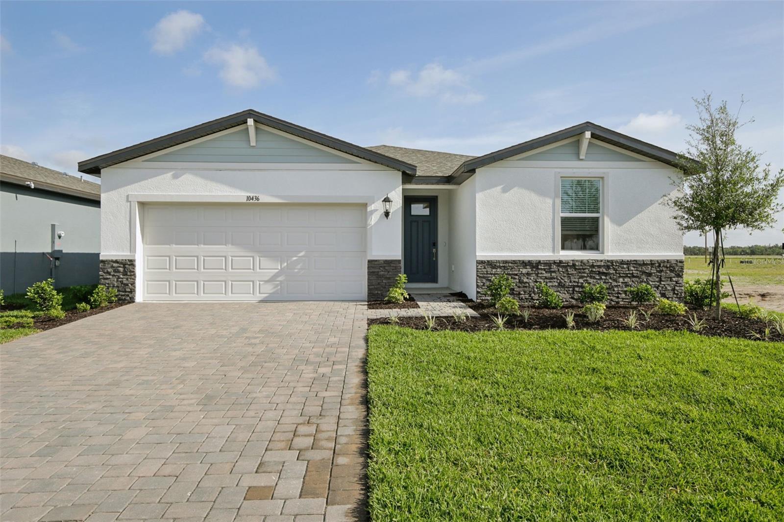 Single Family Residence in PARRISH, FL - Daniel Dourado