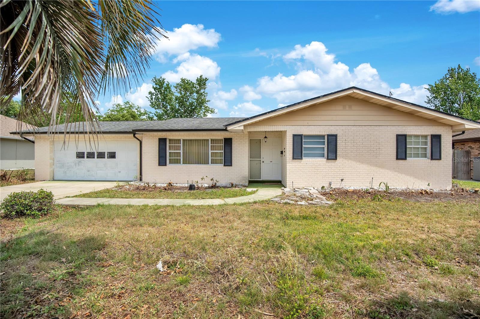Single Family Residence in DELTONA, FL - Daniel Dourado