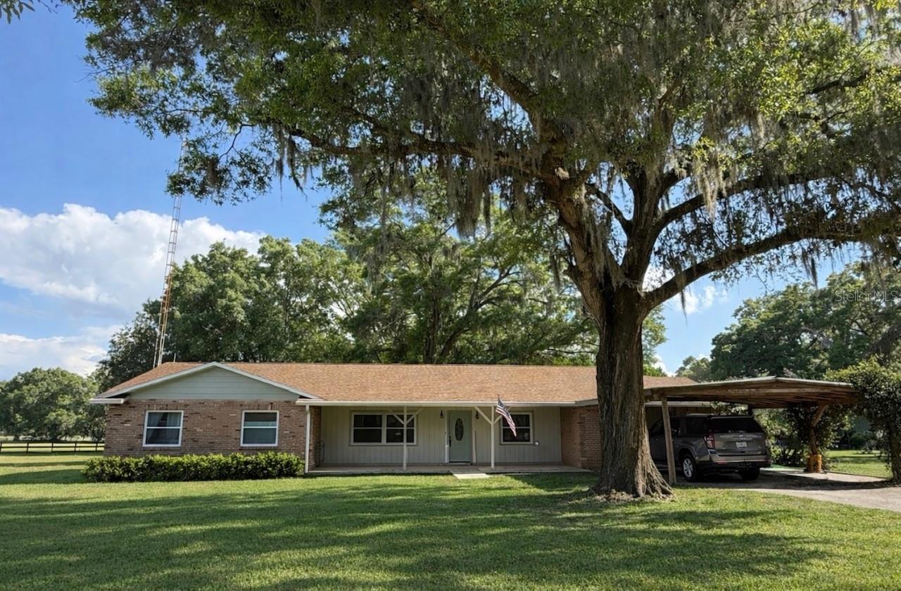 Single Family Residence em CITRA, FL - Daniel Dourado