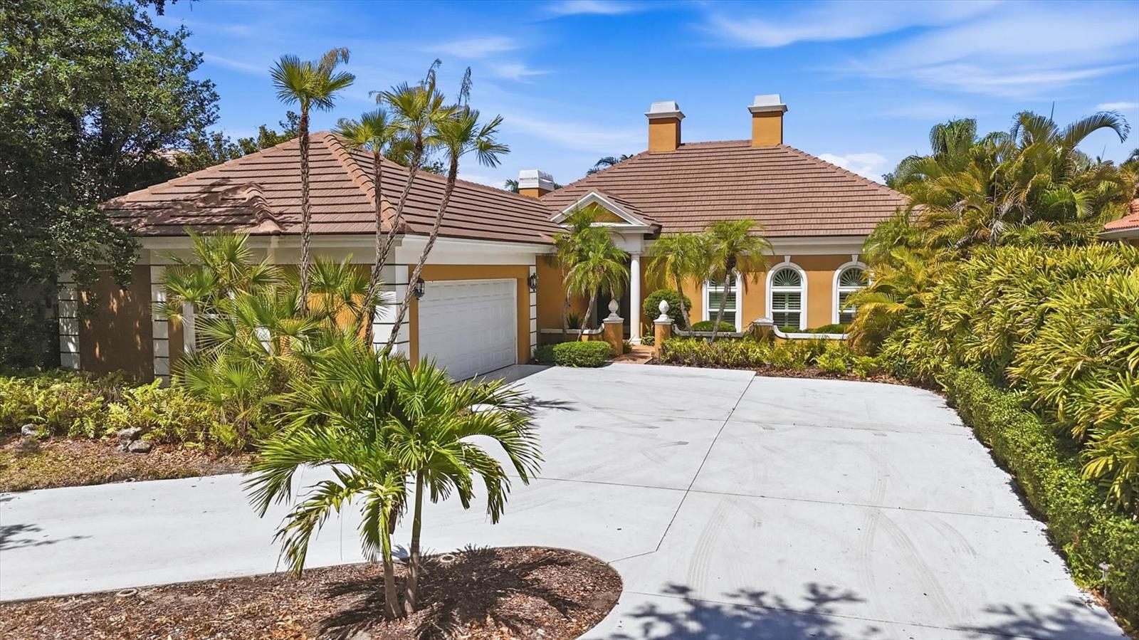 Single Family Residence in ENGLEWOOD, FL - Daniel Dourado