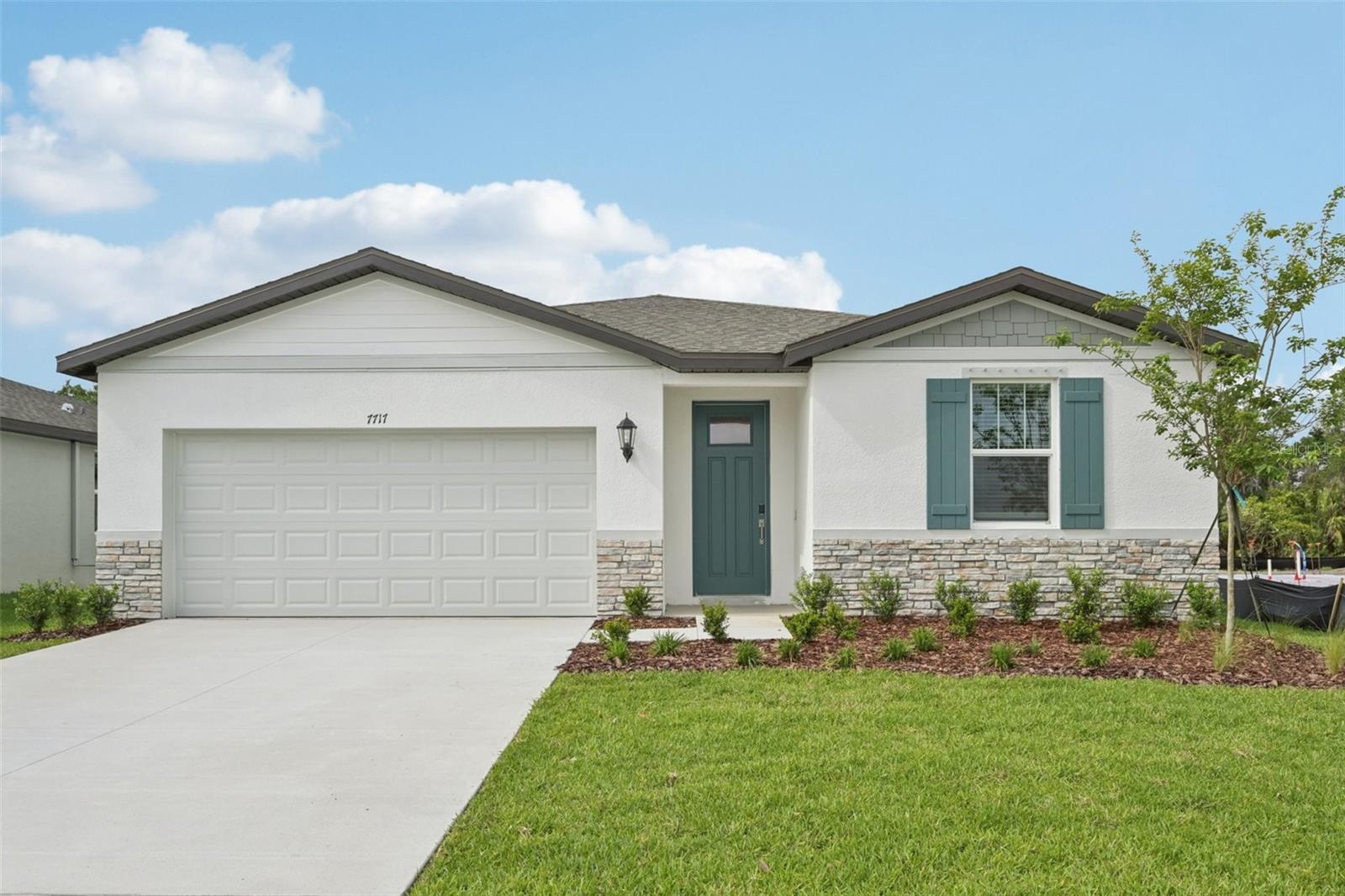 Single Family Residence in PARRISH, FL - Daniel Dourado
