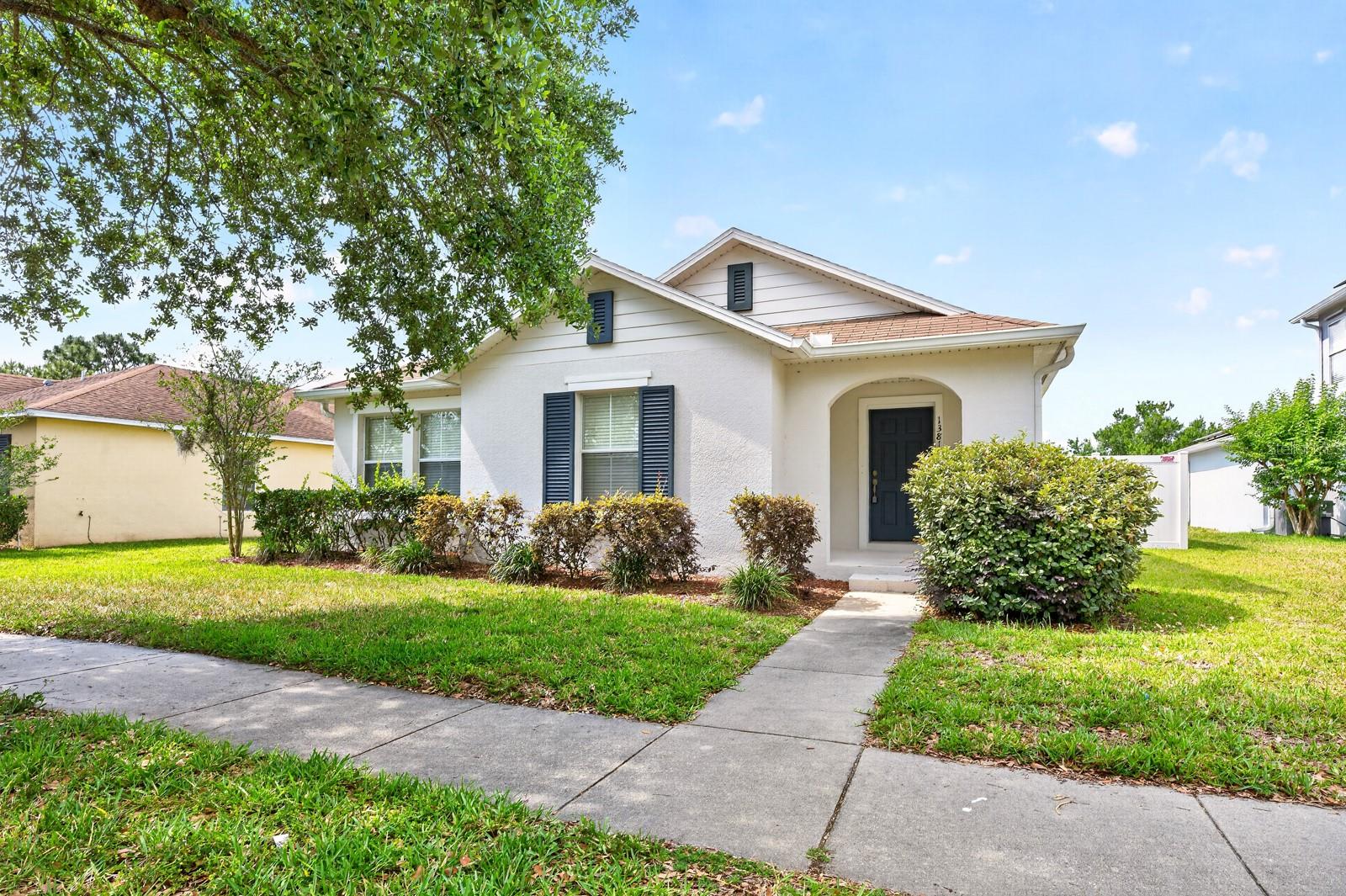Single Family Residence in ORLANDO, FL - Daniel Dourado