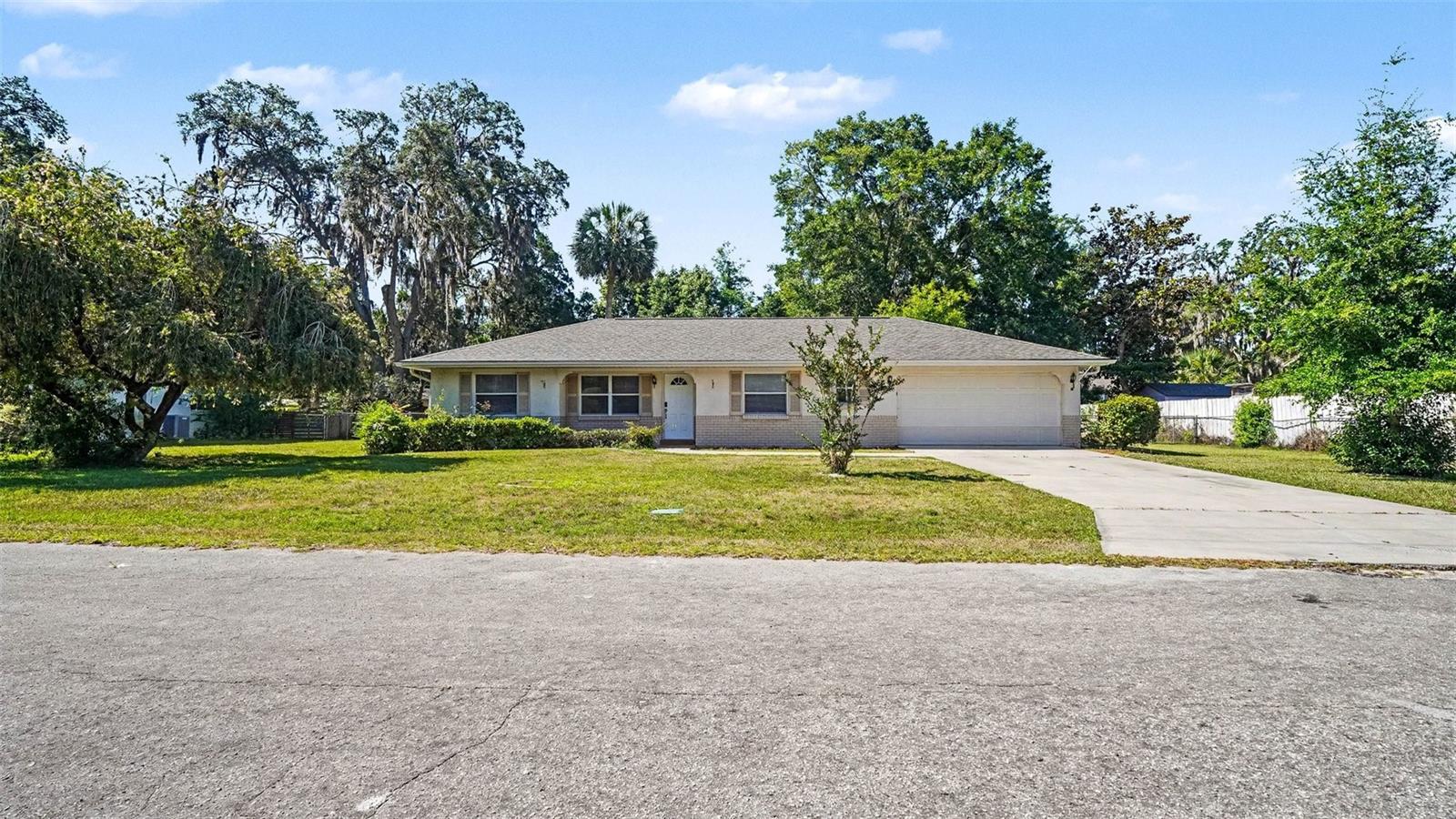 Single Family Residence in OCALA, FL - Daniel Dourado