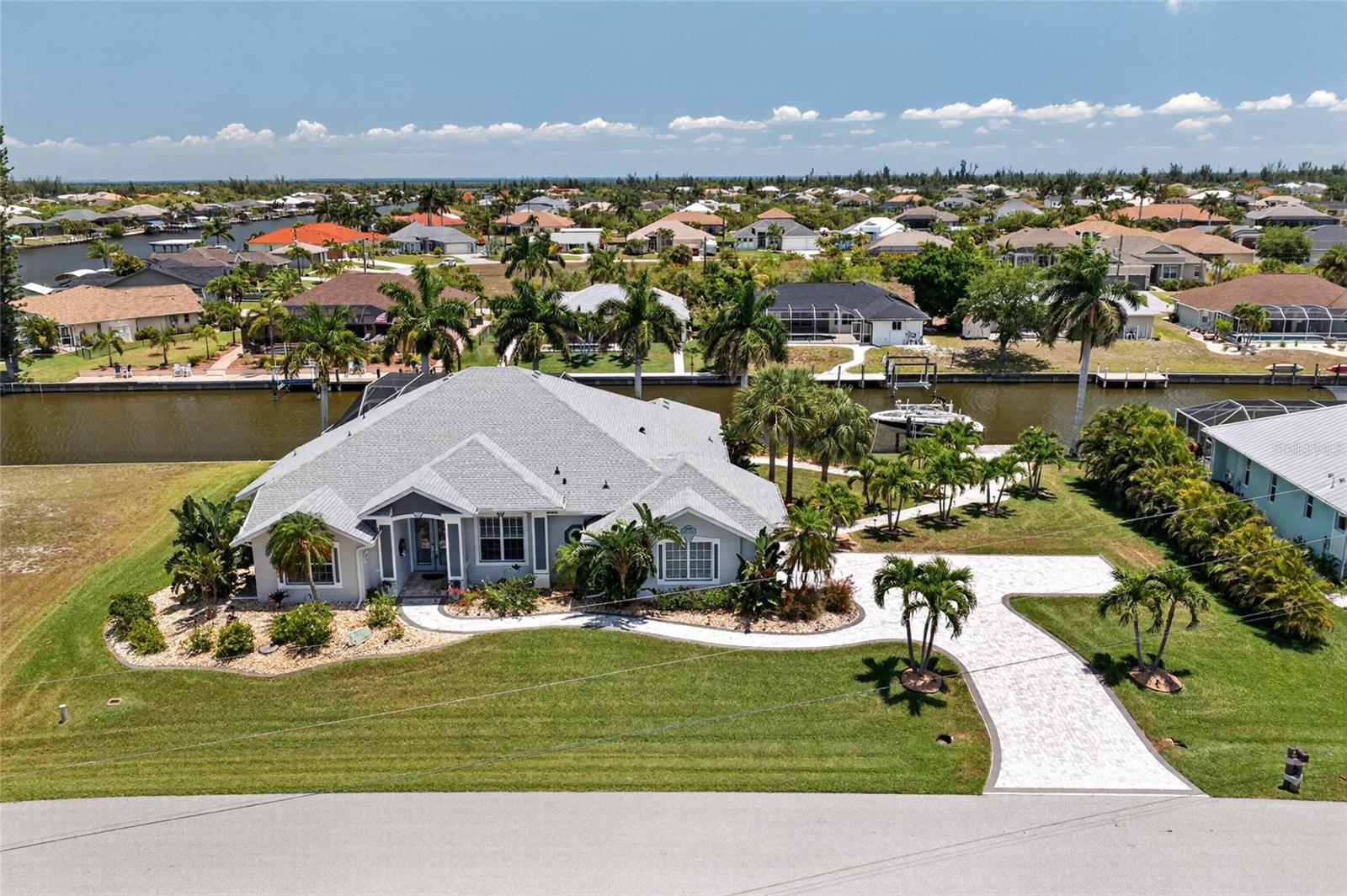 Single Family Residence in PORT CHARLOTTE, FL - Daniel Dourado