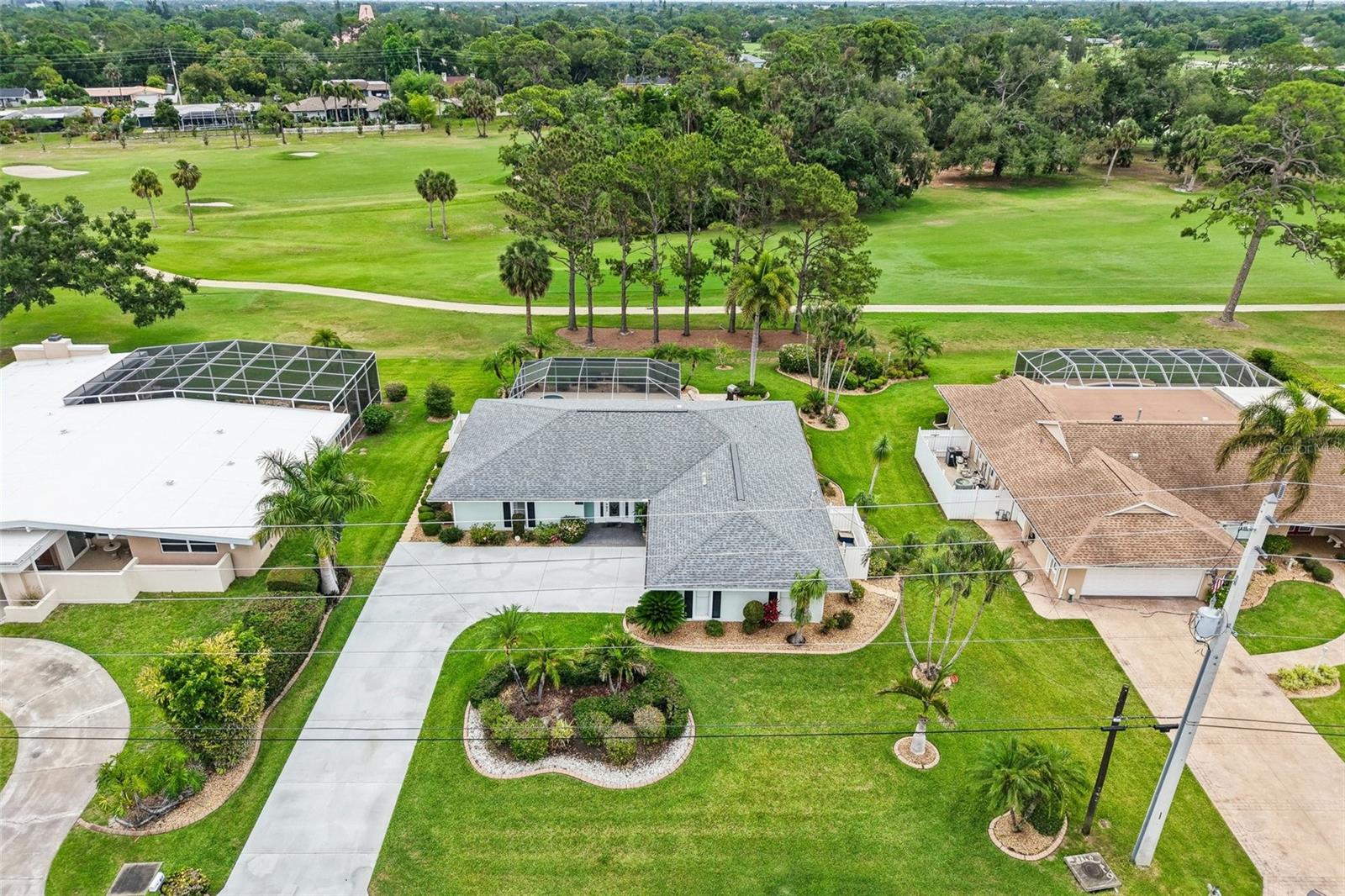 Single Family Residence in SARASOTA, FL - Daniel Dourado