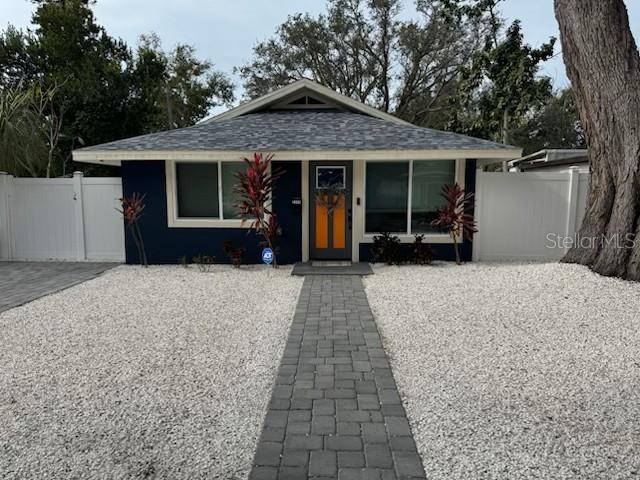 Single Family Residence em ST PETERSBURG, FL - Daniel Dourado