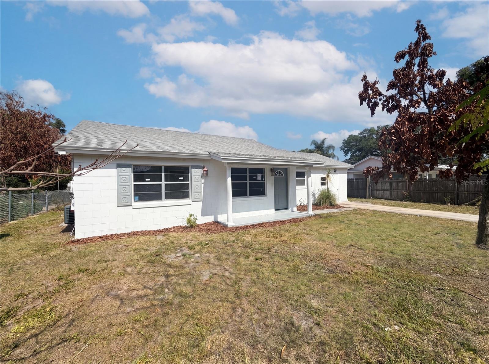 Single Family Residence in WINTER HAVEN, FL - Daniel Dourado