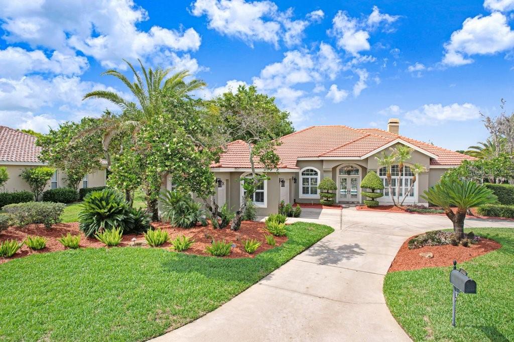Single Family Residence in WESLEY CHAPEL, FL - Daniel Dourado