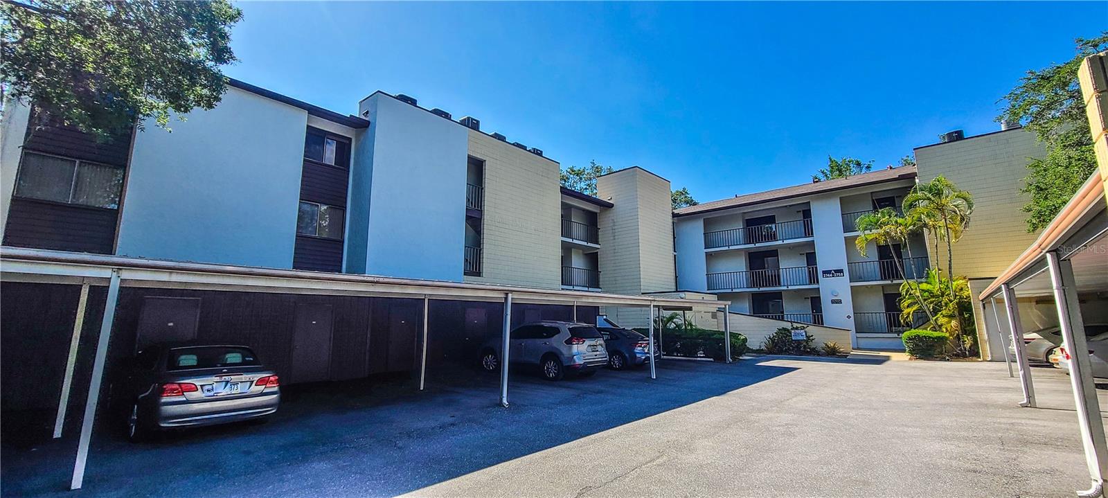 Condominium in SARASOTA, FL - Daniel Dourado