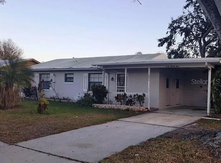 Single Family Residence in ORLANDO, FL - Daniel Dourado