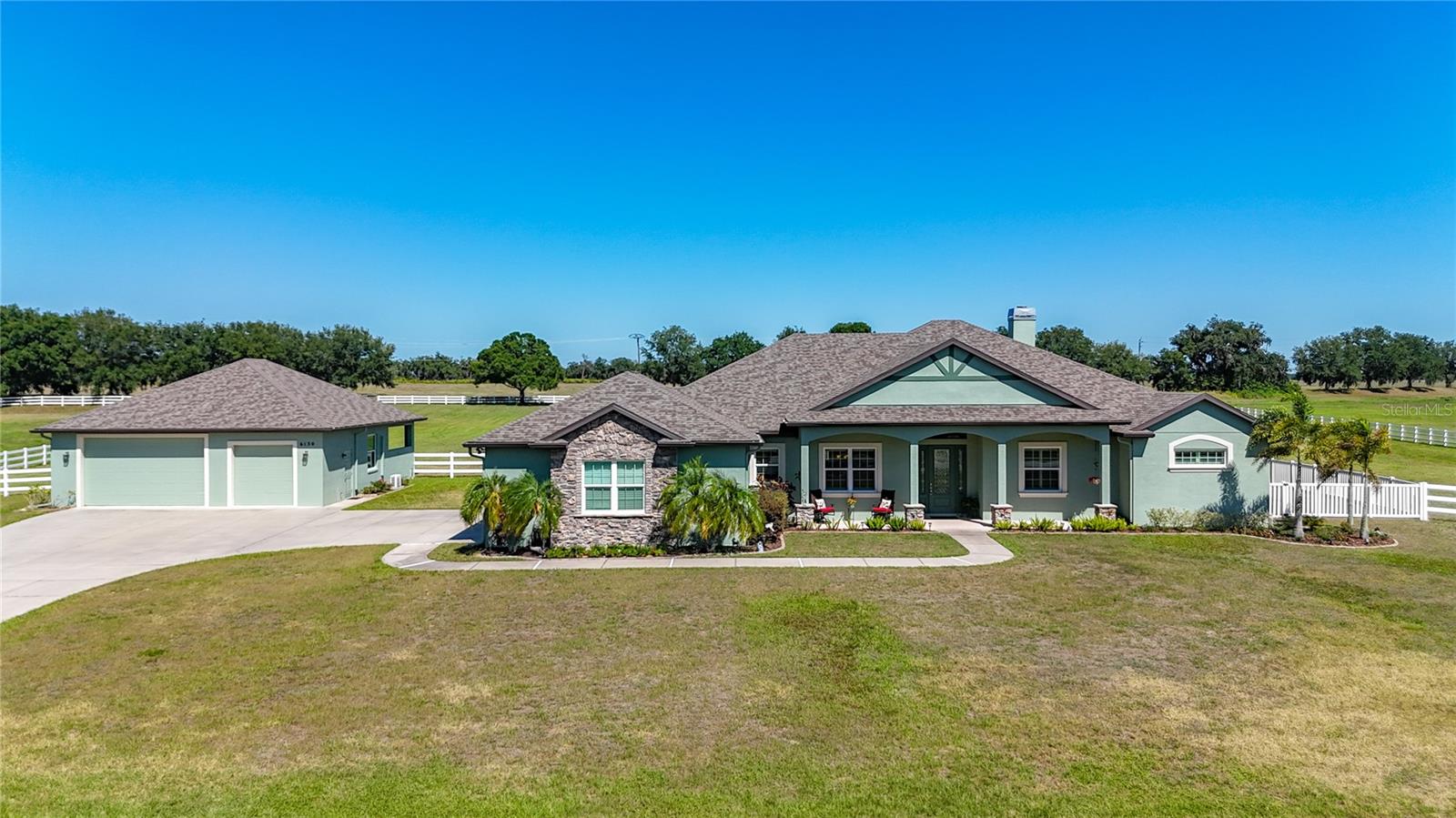 Single Family Residence in PARRISH, FL - Daniel Dourado
