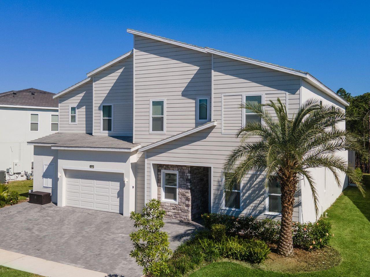 Single Family Residence in DAVENPORT, FL - Daniel Dourado