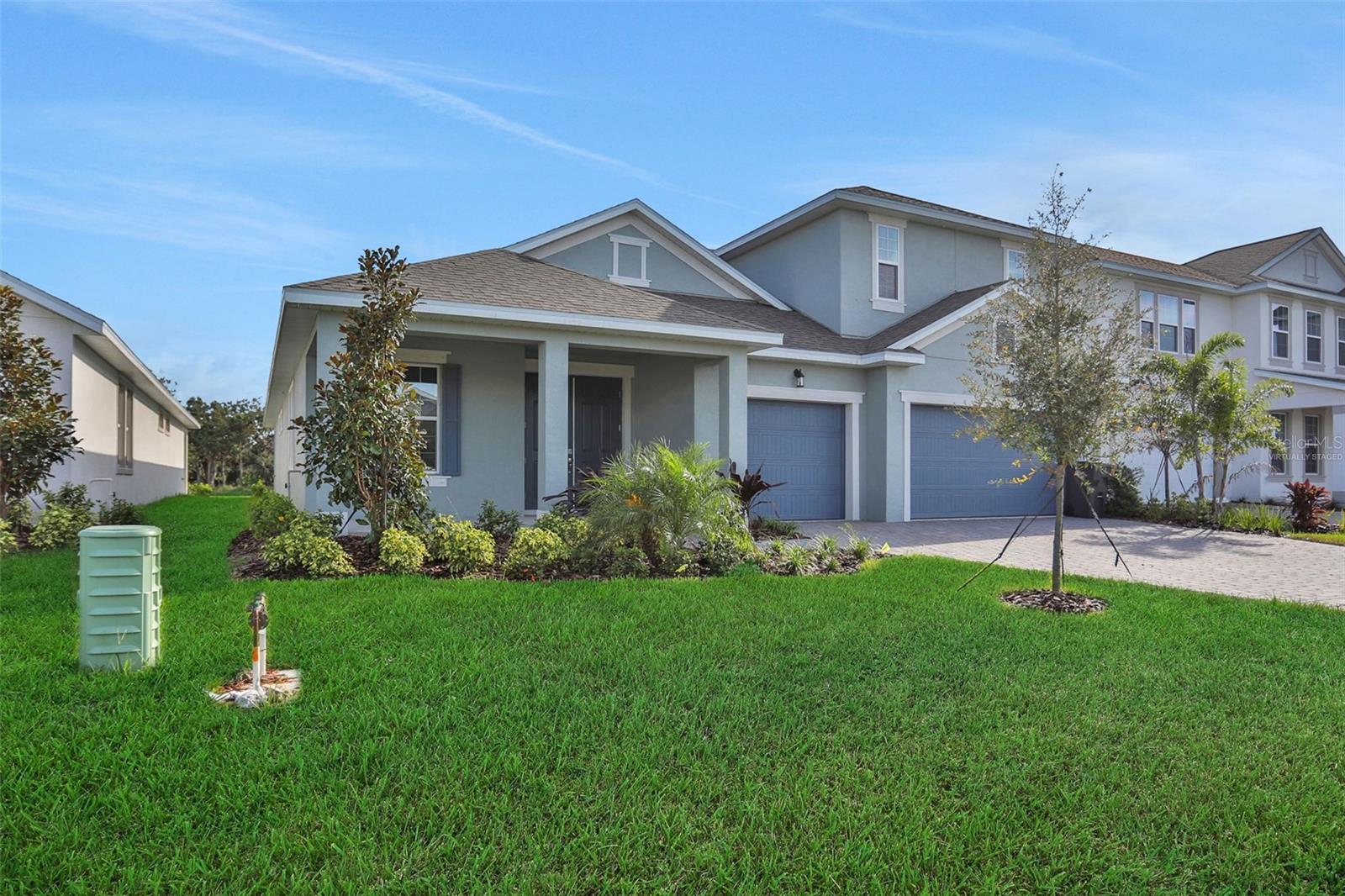 Single Family Residence in PARRISH, FL - Daniel Dourado
