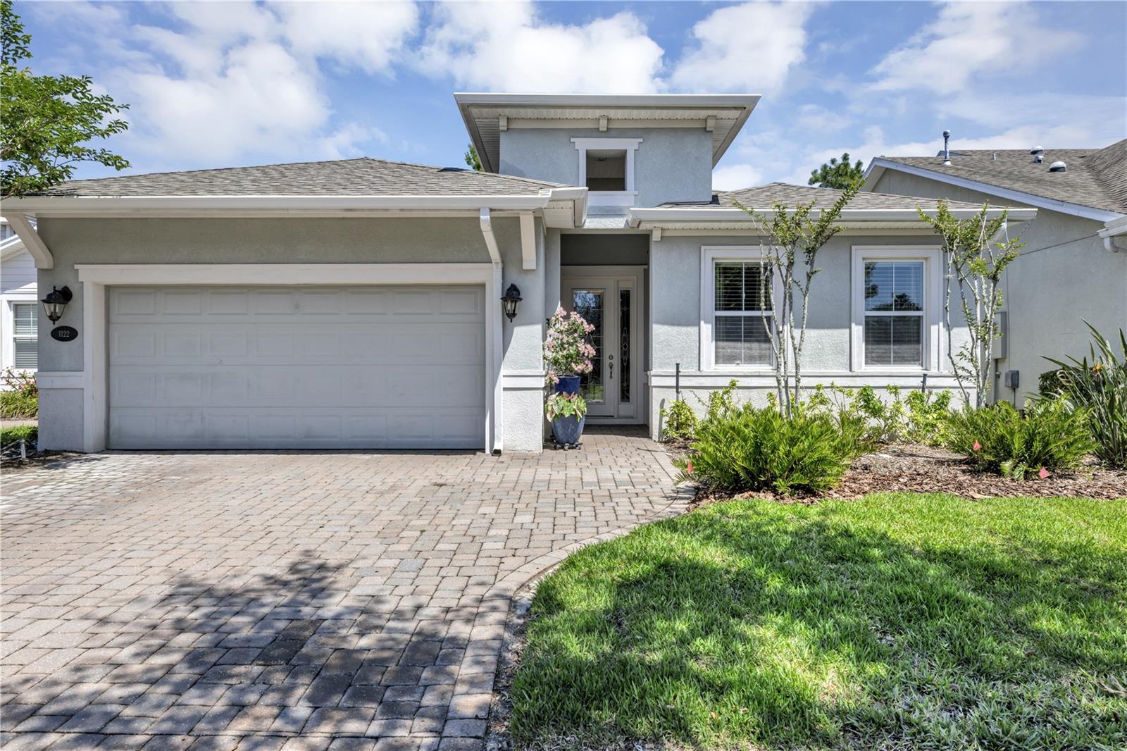 Single Family Residence in DELAND, FL - Daniel Dourado