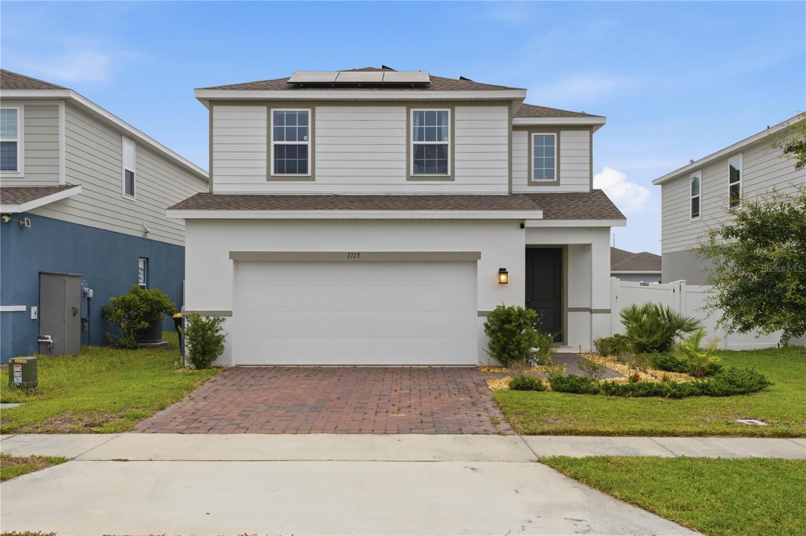 Single Family Residence in DAVENPORT, FL - Daniel Dourado