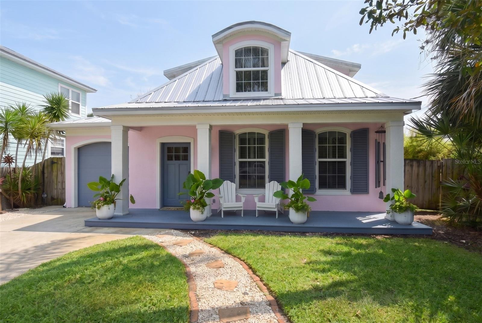 Single Family Residence in NEW SMYRNA BEACH, FL - Daniel Dourado
