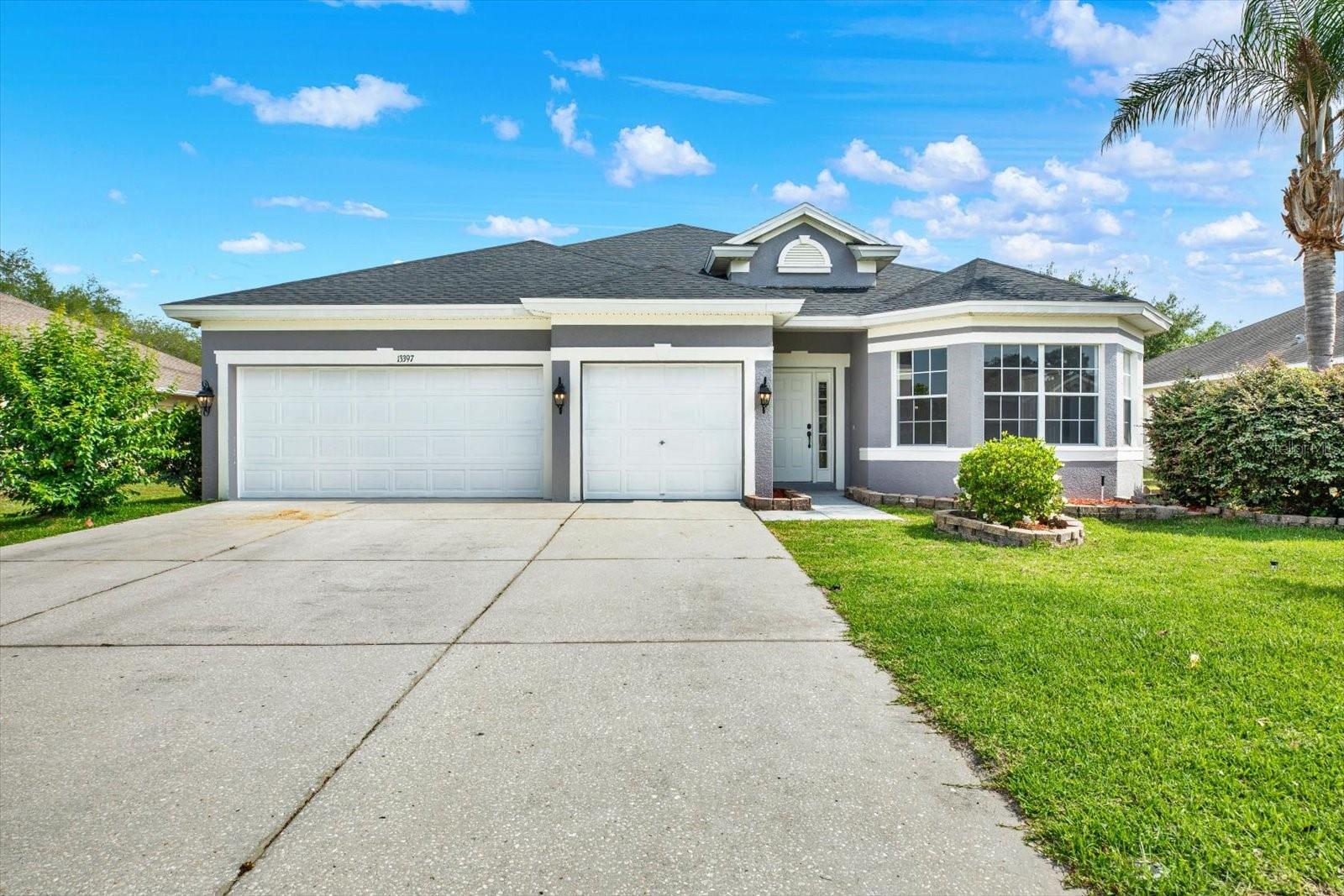 Single Family Residence em SPRING HILL, FL - Daniel Dourado