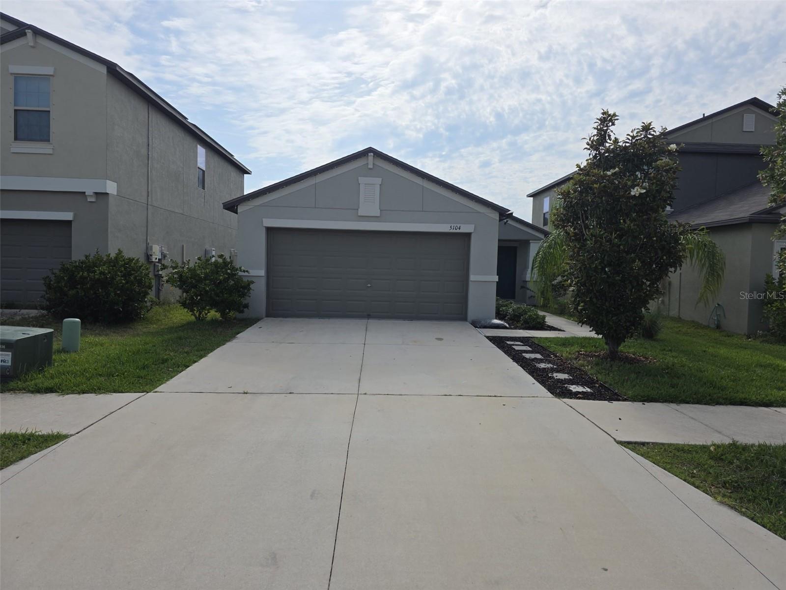 Single Family Residence in APOLLO BEACH, FL - Daniel Dourado