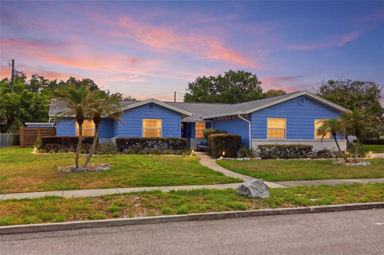 Single Family Residence in WINTER PARK, FL - Daniel Dourado