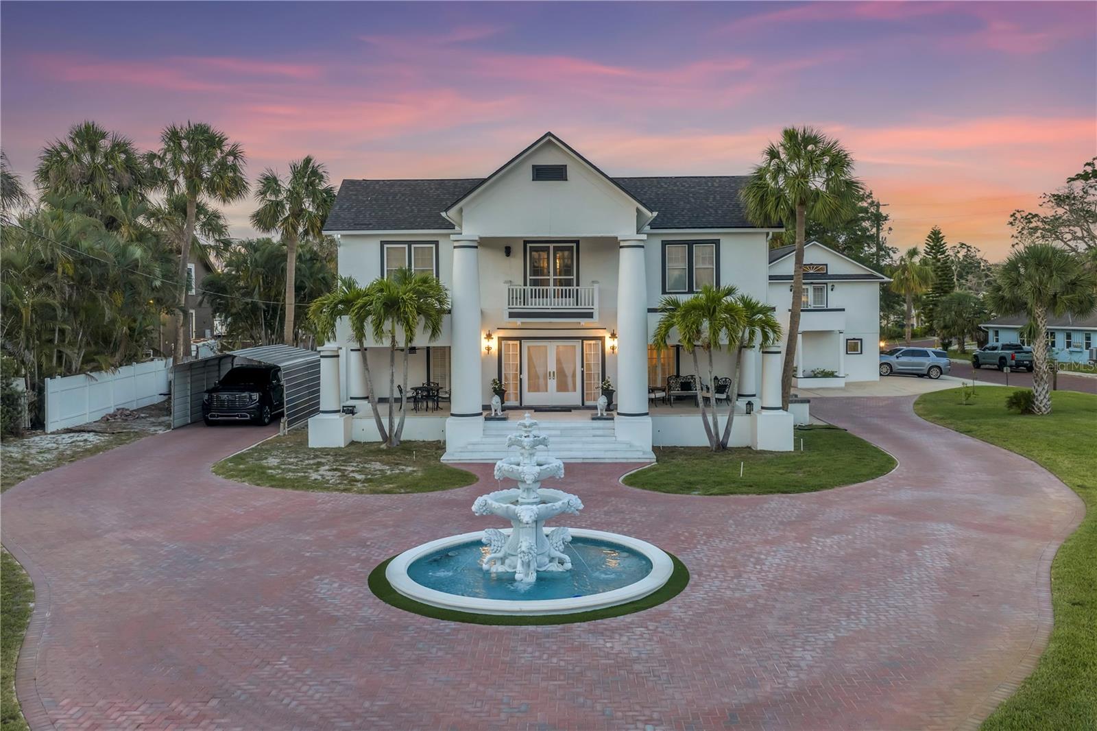 Single Family Residence in TARPON SPRINGS, FL - Daniel Dourado