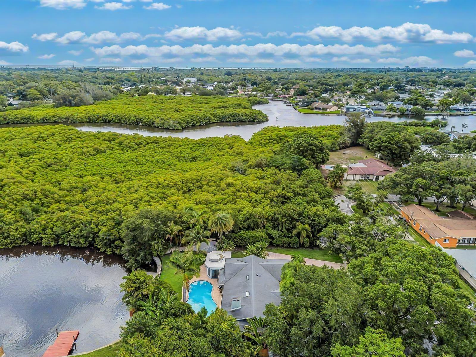 Single Family Residence in LARGO, FL - Daniel Dourado