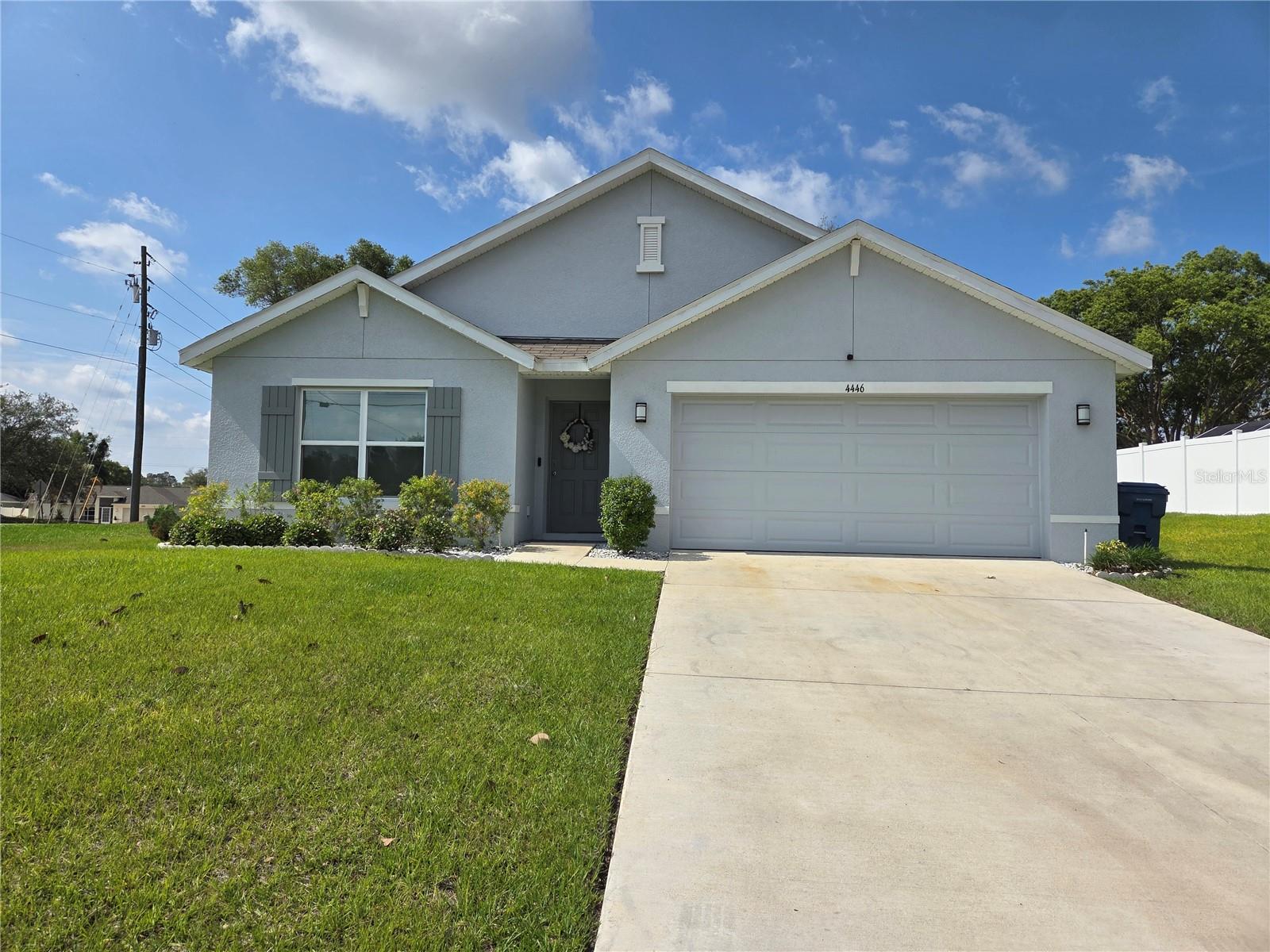 Single Family Residence em SPRING HILL, FL - Daniel Dourado