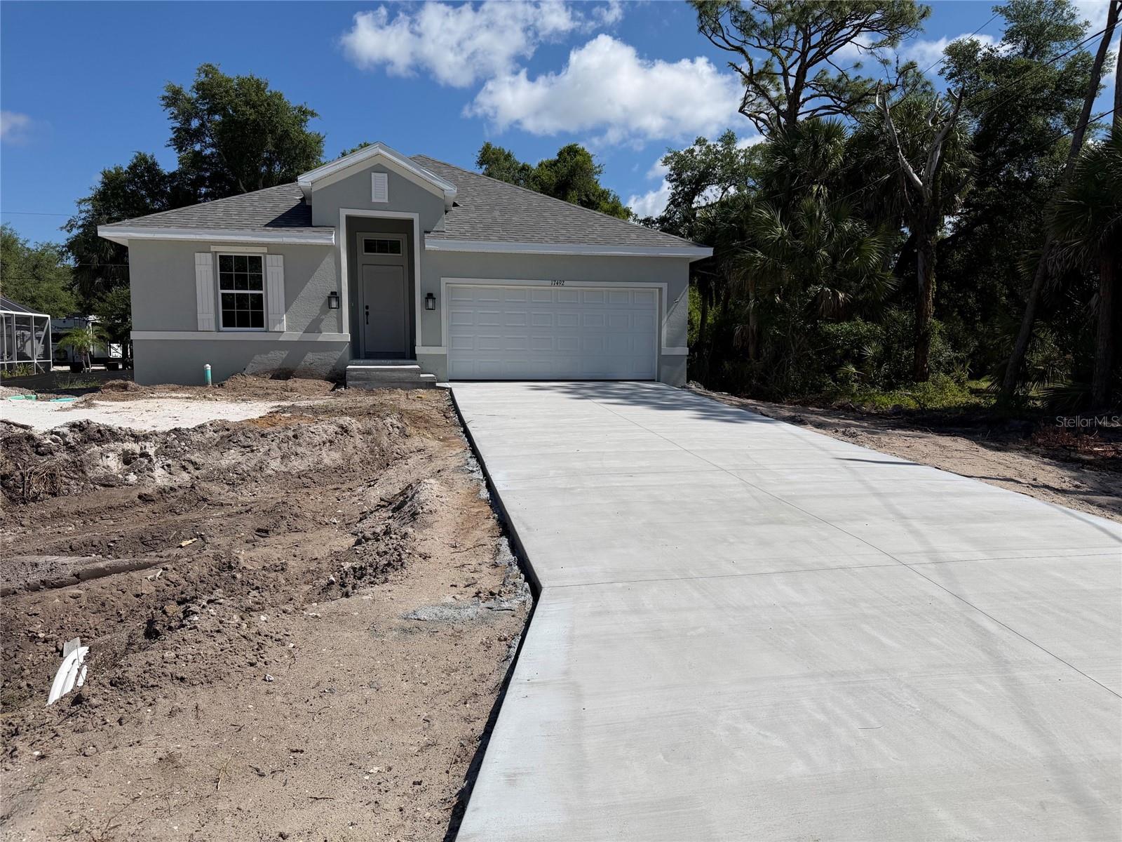 Single Family Residence in PORT CHARLOTTE, FL - Daniel Dourado