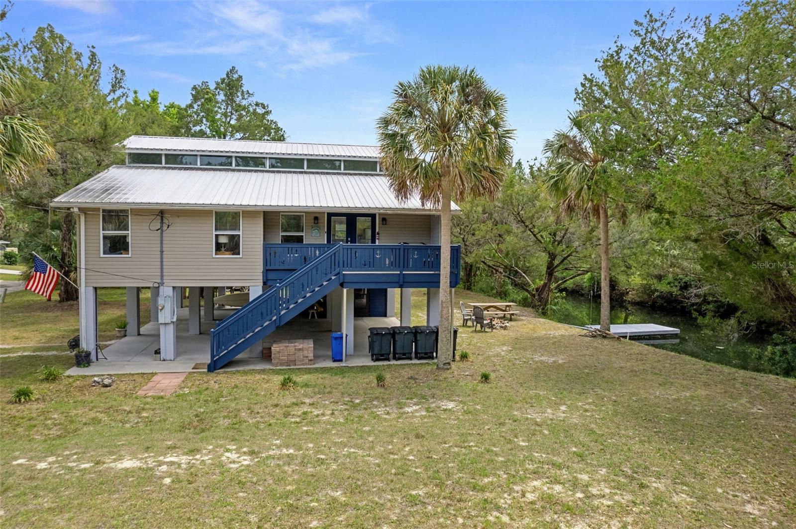 Single Family Residence in HOMOSASSA, FL - Daniel Dourado