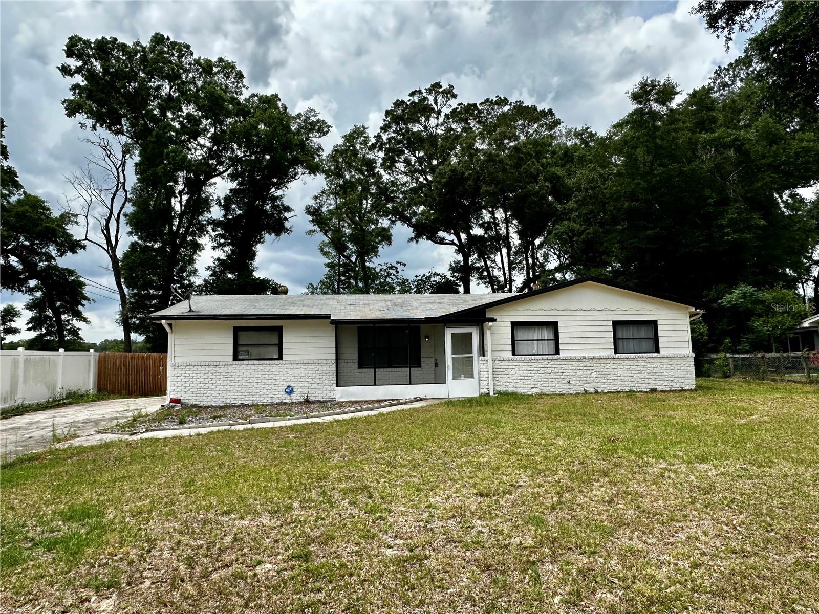 Single Family Residence in OCALA, FL - Daniel Dourado