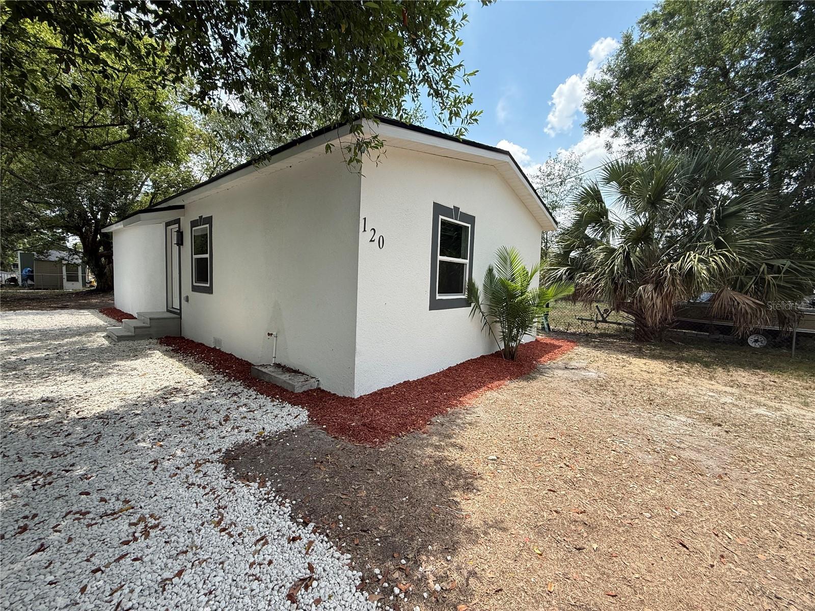 Single Family Residence in AUBURNDALE, FL - Daniel Dourado