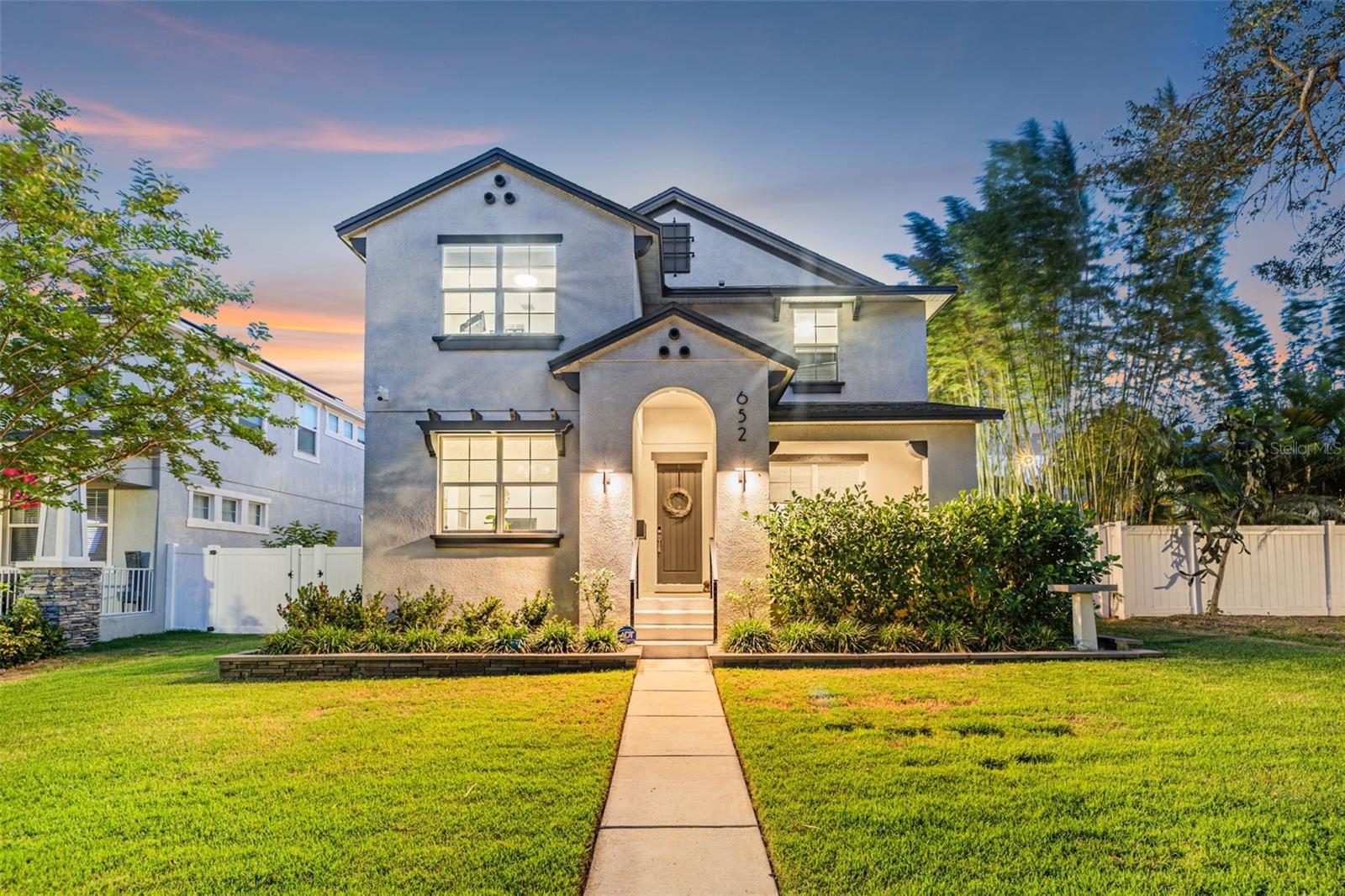 Single Family Residence em ST PETERSBURG, FL - Daniel Dourado
