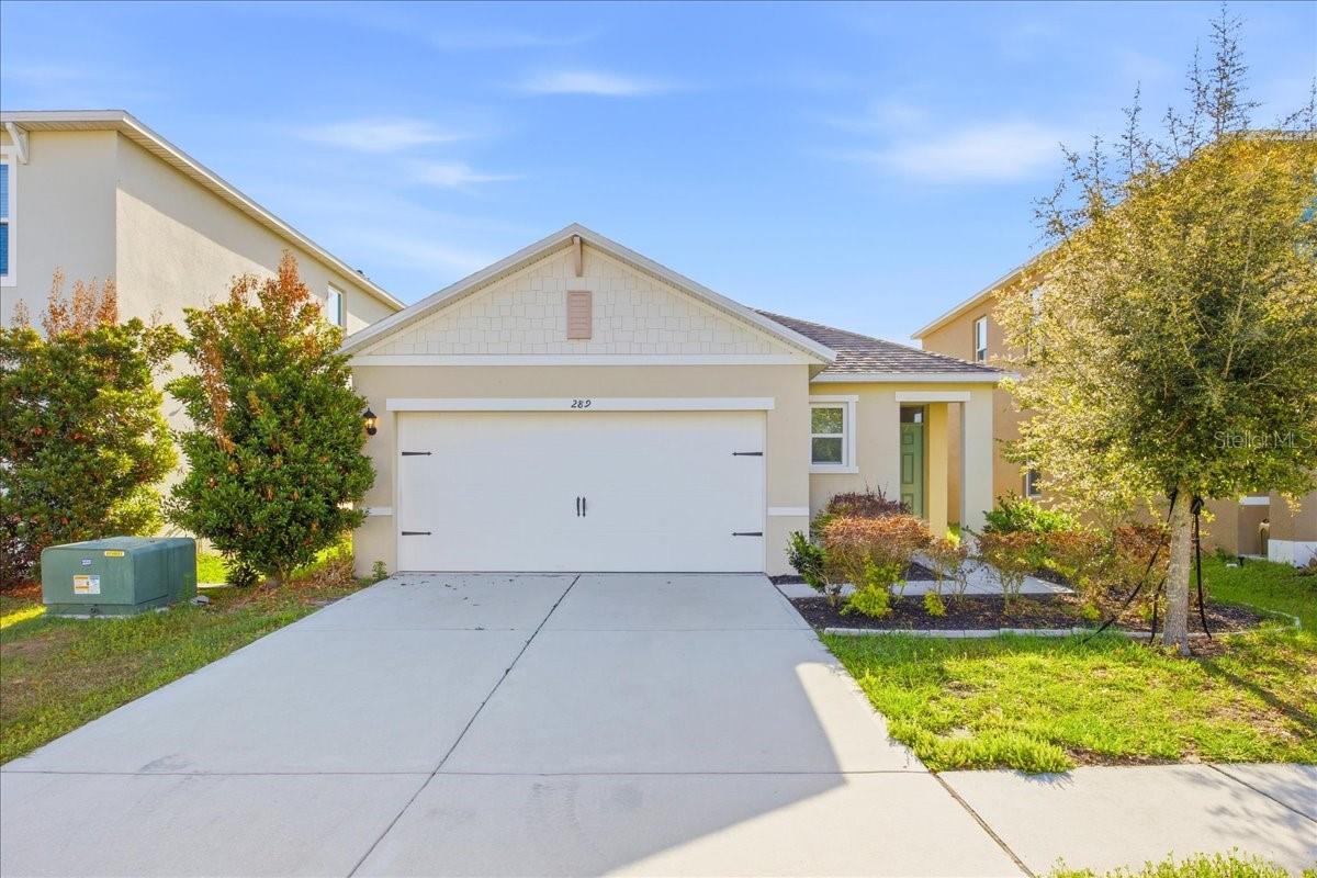 Single Family Residence in DAVENPORT, FL - Daniel Dourado