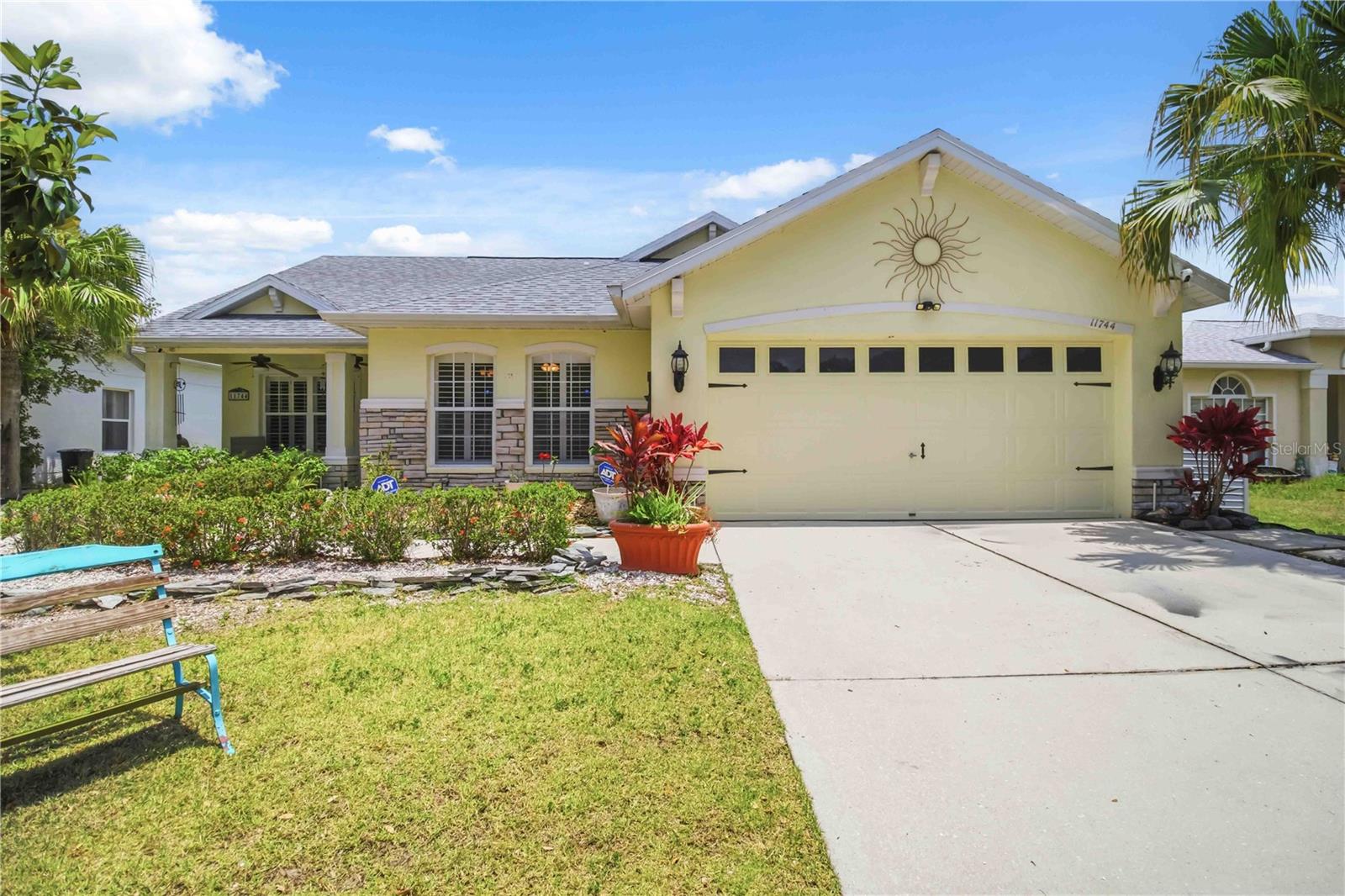 Single Family Residence in PARRISH, FL - Daniel Dourado