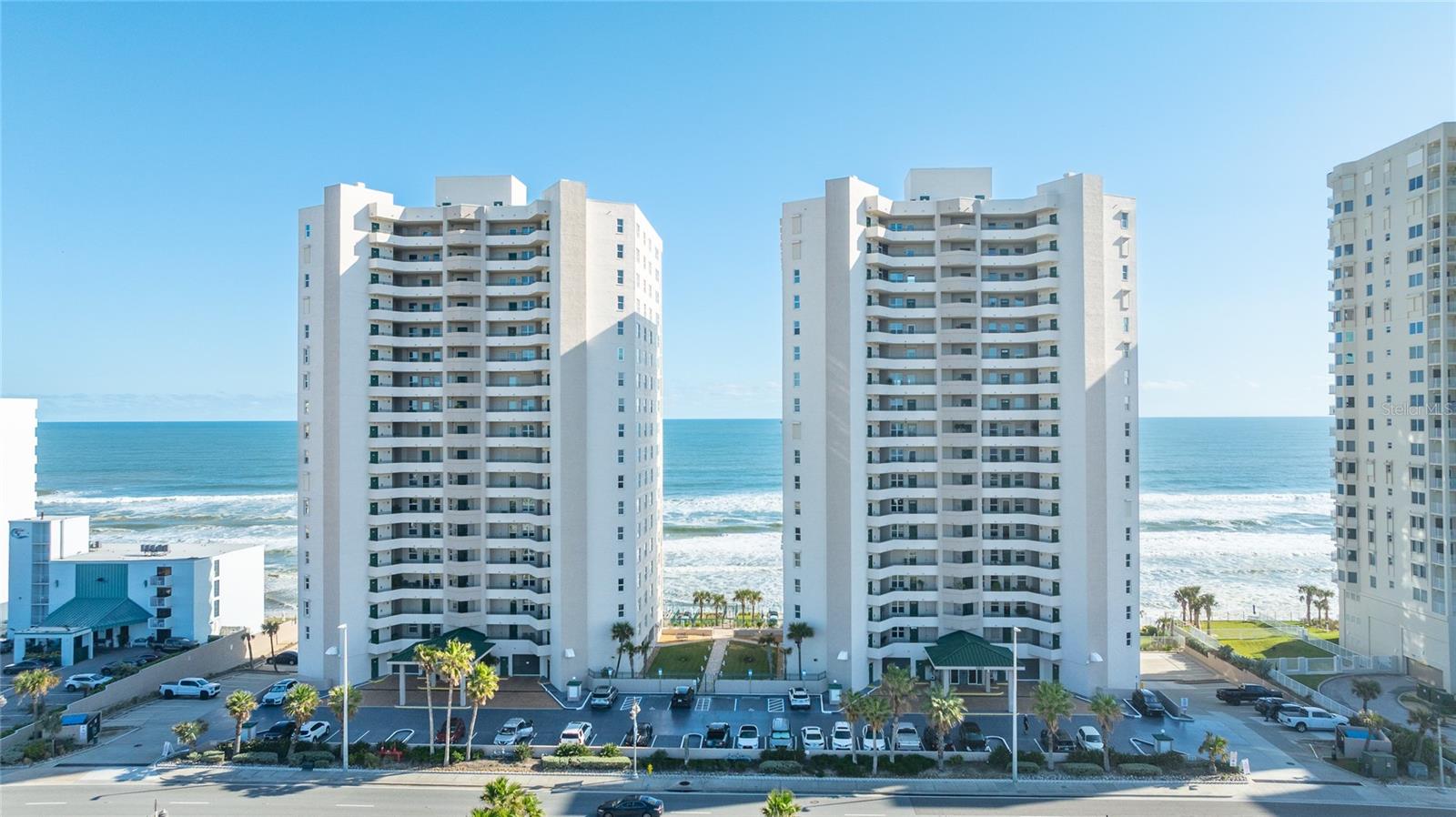 Condominium in DAYTONA BEACH SHORES, FL - Daniel Dourado