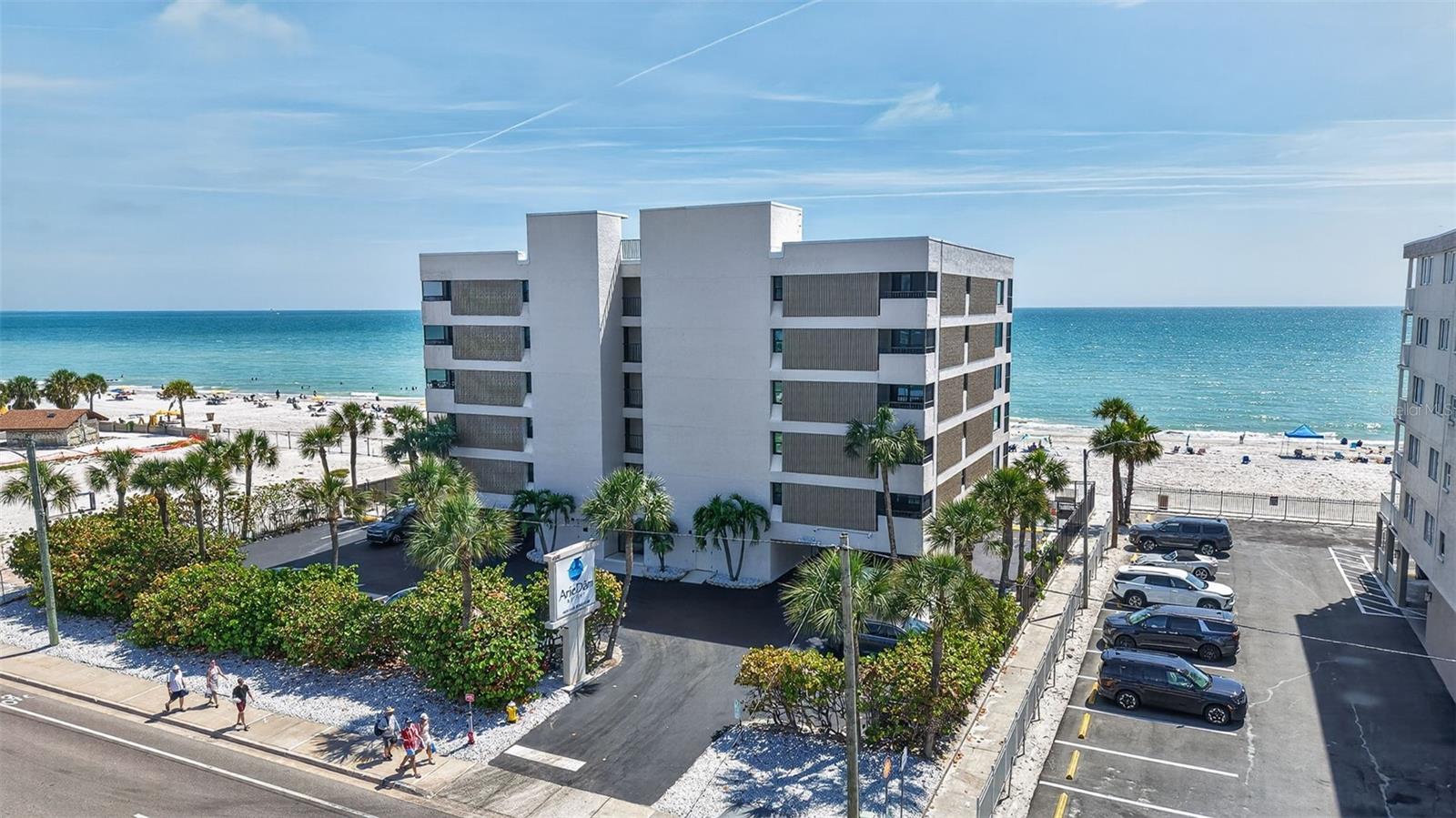 Condominium em MADEIRA BEACH, FL - Daniel Dourado