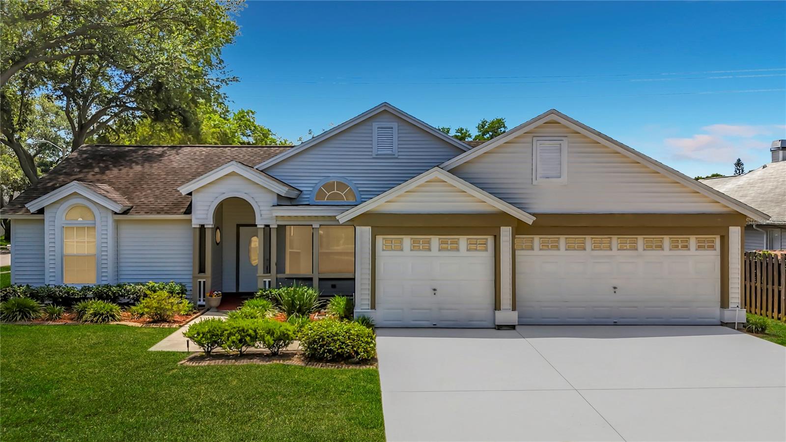 Single Family Residence em PALM HARBOR, FL - Daniel Dourado