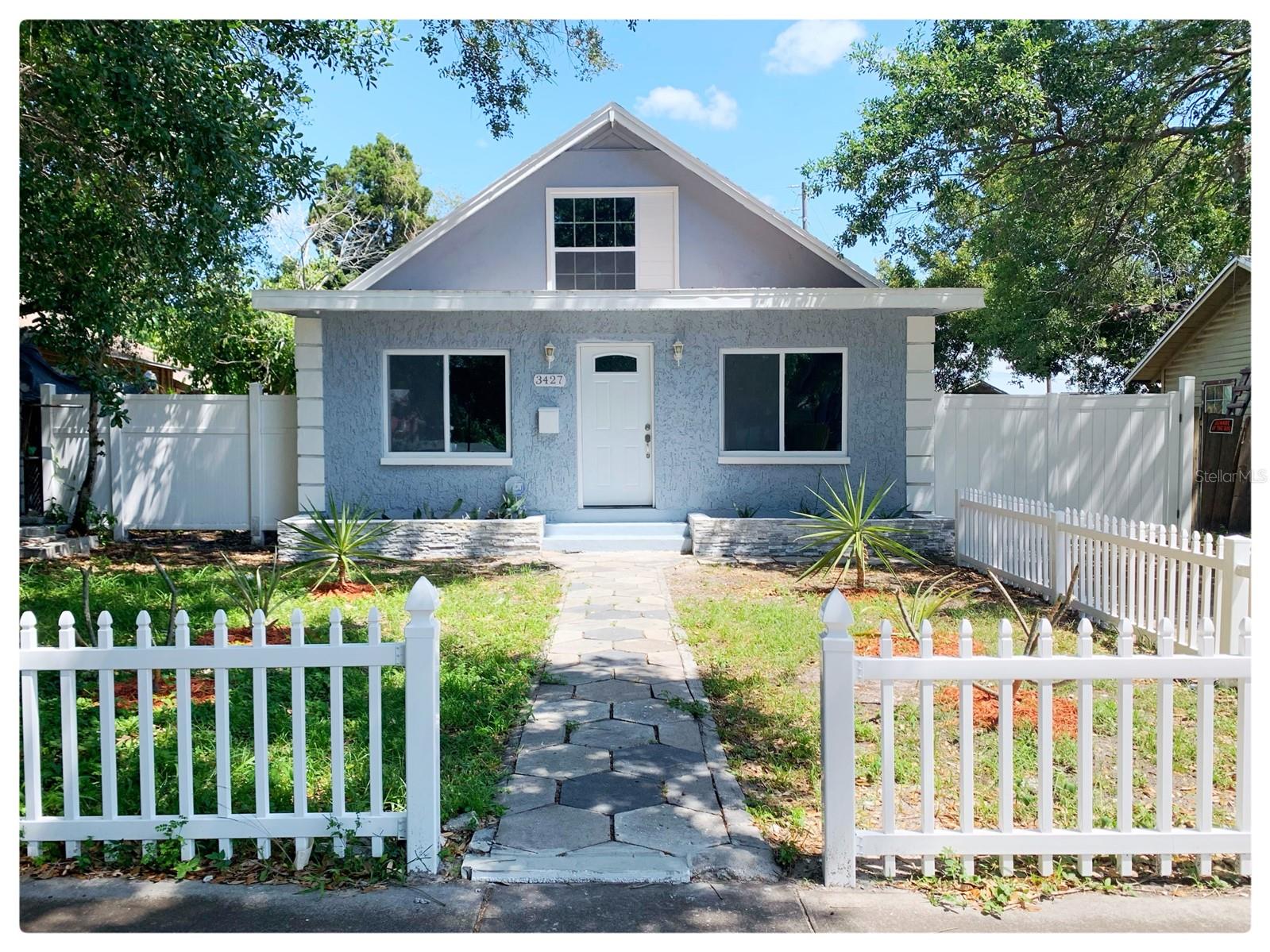Single Family Residence em ST PETERSBURG, FL - Daniel Dourado