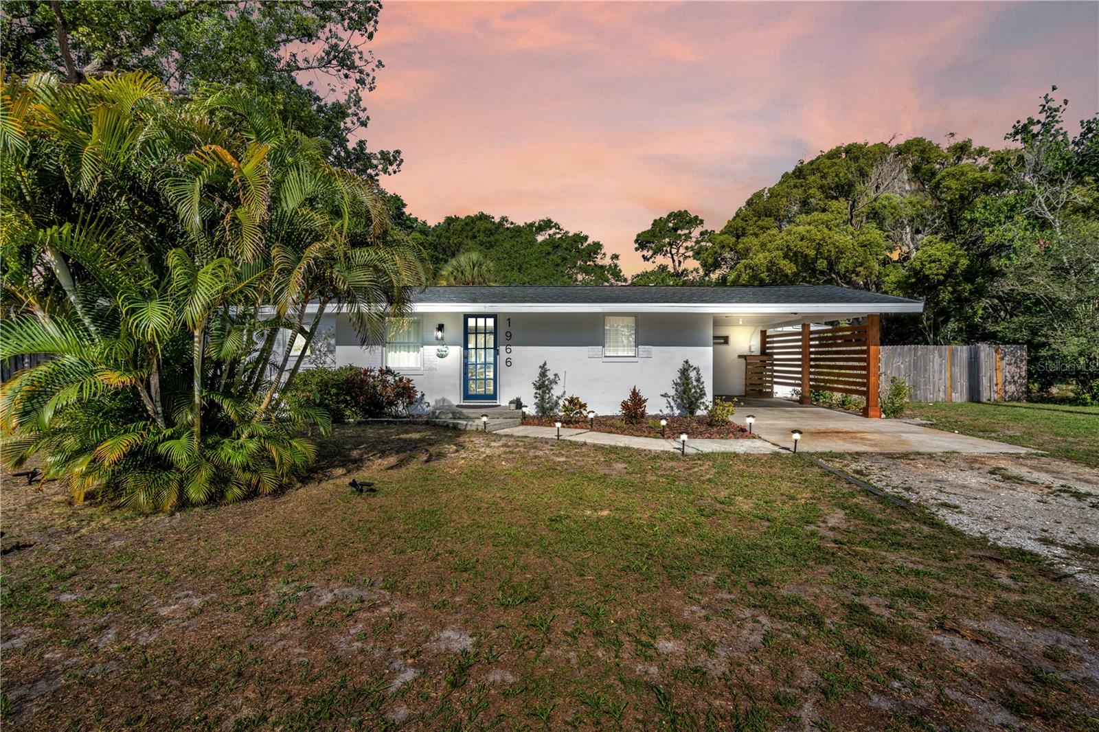 Single Family Residence in LARGO, FL - Daniel Dourado