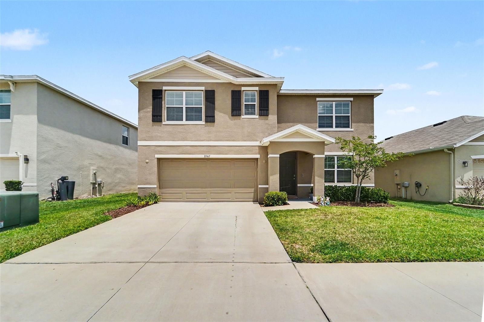Single Family Residence in WESLEY CHAPEL, FL - Daniel Dourado