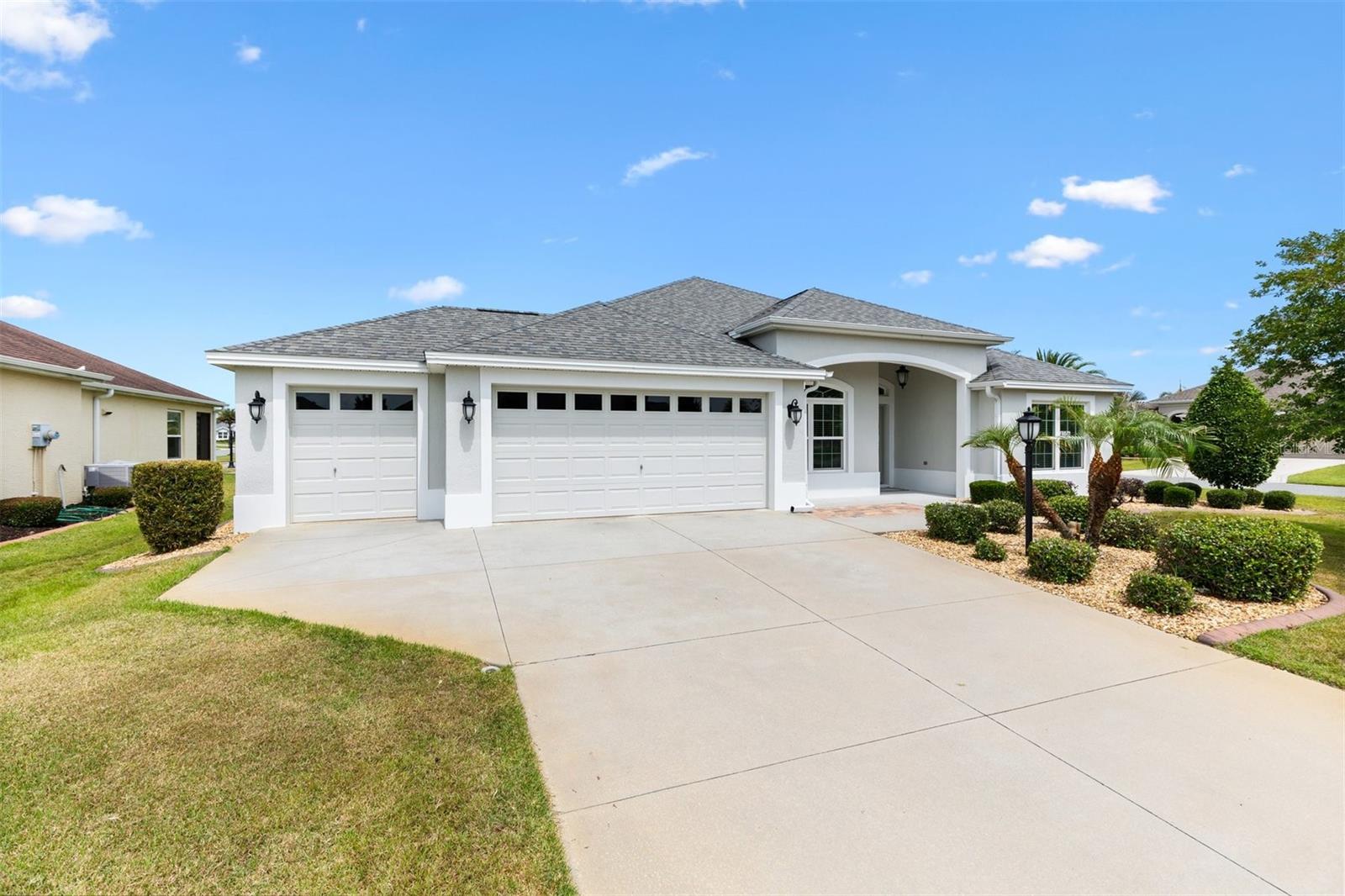 Single Family Residence in THE VILLAGES, FL - Daniel Dourado
