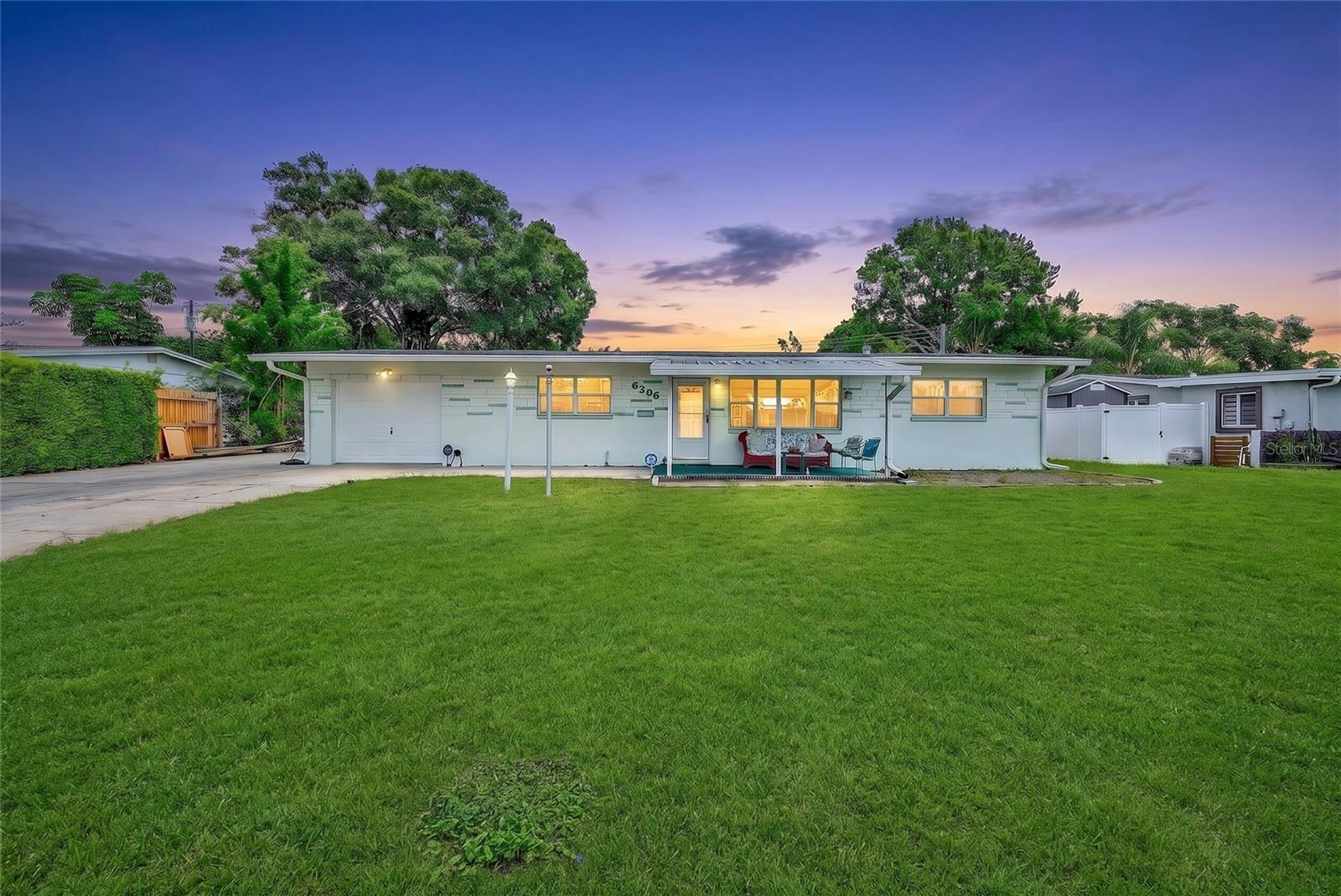 Single Family Residence em ST PETERSBURG, FL - Daniel Dourado