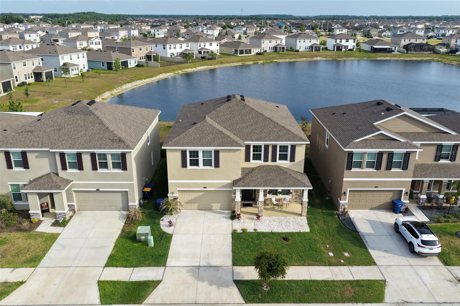 Single Family Residence in WESLEY CHAPEL, FL - Daniel Dourado