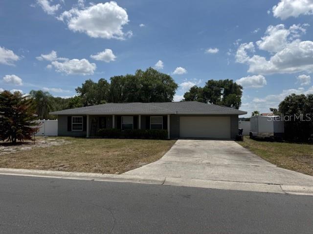 Single Family Residence in LAKE WALES, FL - Daniel Dourado