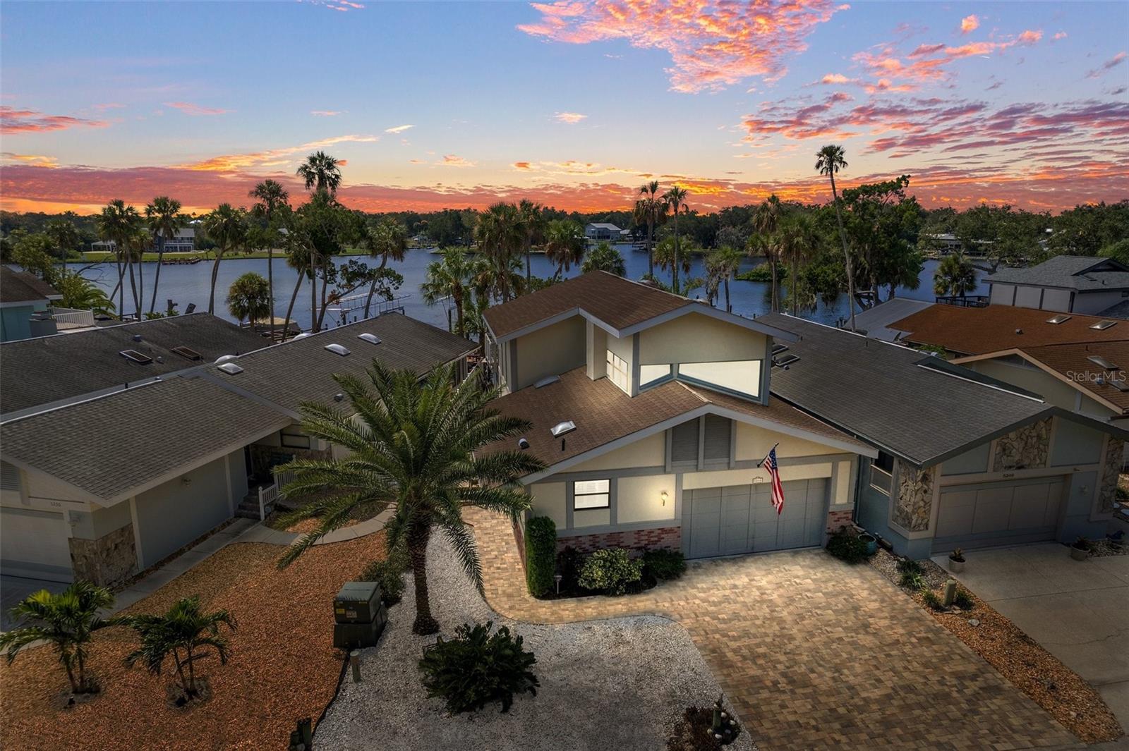 Single Family Residence in HOMOSASSA, FL - Daniel Dourado